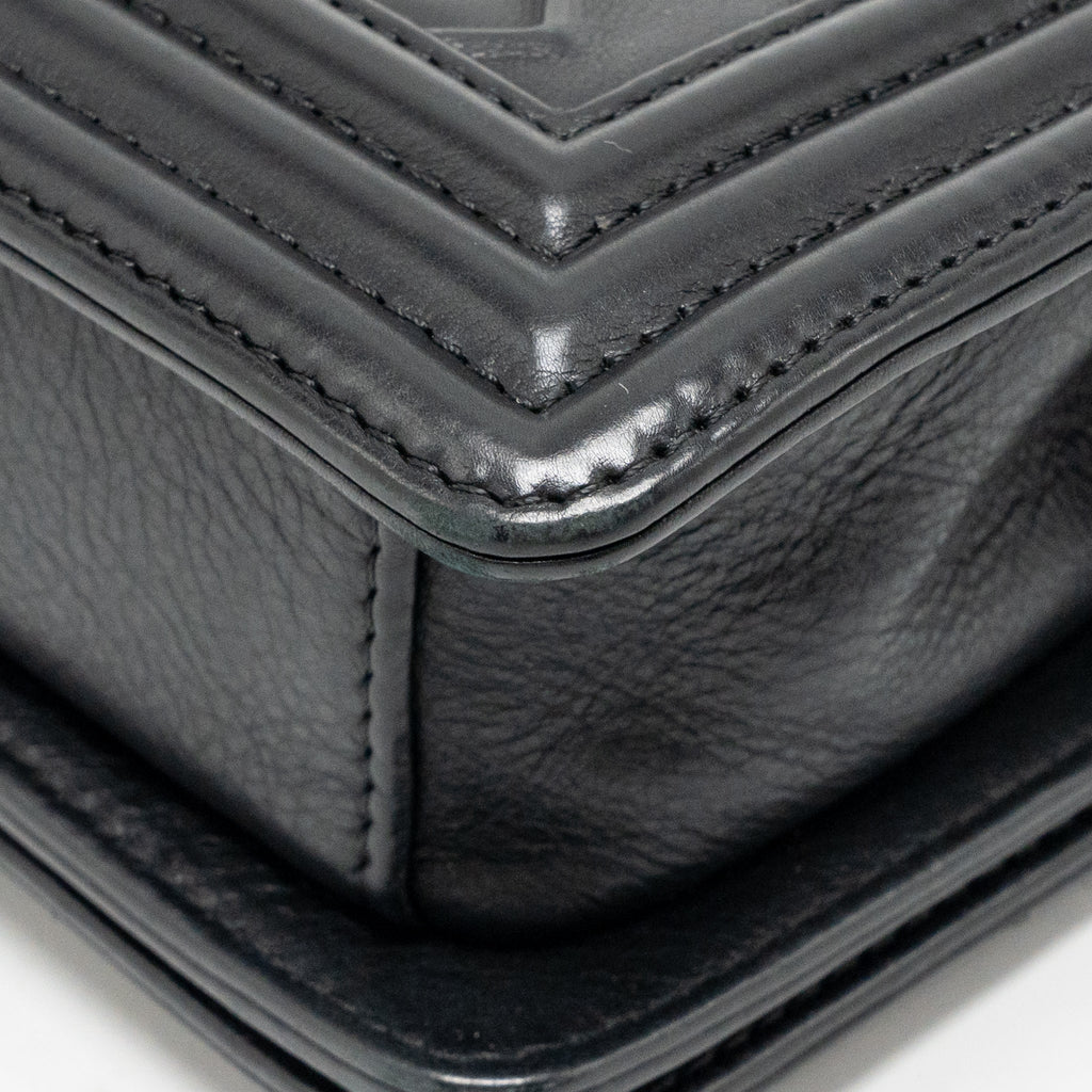 CHANEL SMALL BOY BAG ARABESQUE CALFSKIN BLACK RUTHENIUM SHW