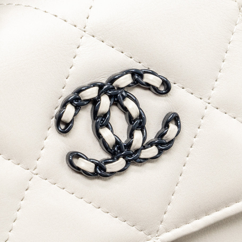 CHANEL VERTICAL 19 PHONE CASE LAMBSKIN WHITE WITH BLACK HARDWARE