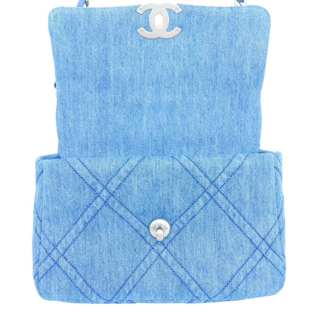 CHANEL 22P SMALL 19 BAG DENIM LIGHT BLUE MULTICOLOUR HARDWARE (MICROCHIP)