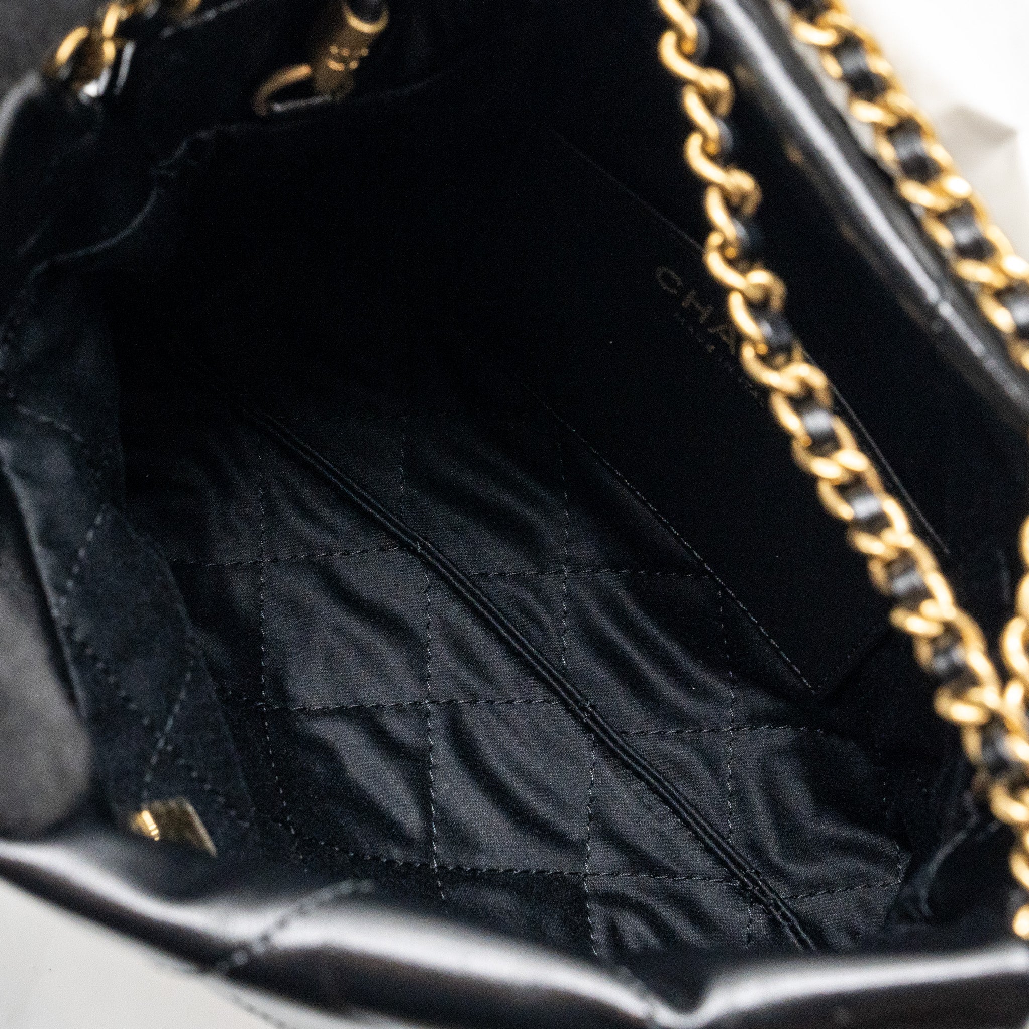 CHANEL MINI 22 BAG SHINY CALFSKIN BLACK GHW (MICROCHIP)