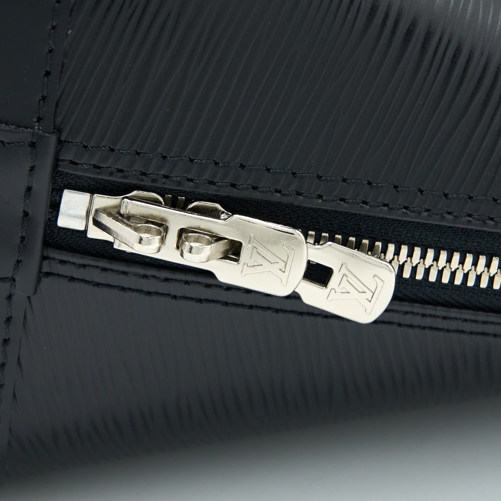 LOUIS VUITTON ALMA PM EPI BLACK SHW