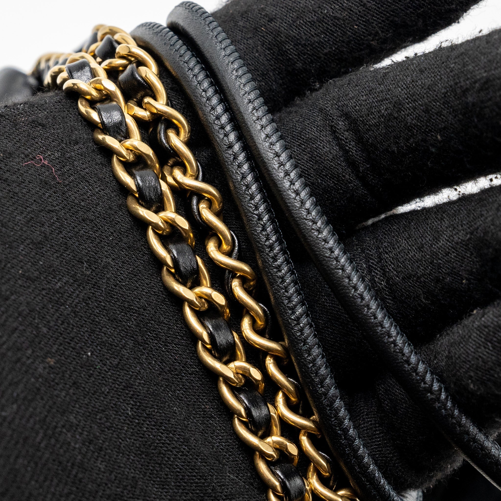 CHANEL MINI 22 BAG SHINY CALFSKIN BLACK GHW (MICROCHIP)