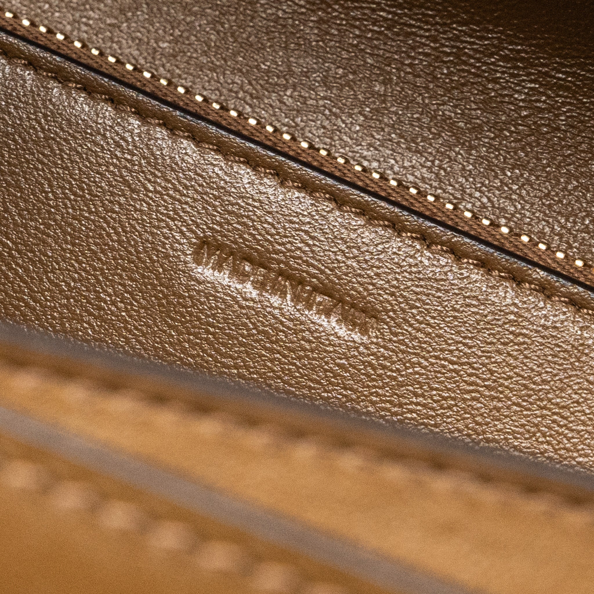 CELINE MEDIUM CLASSIC BOX BAG CALFSKIN CAMEL GHW