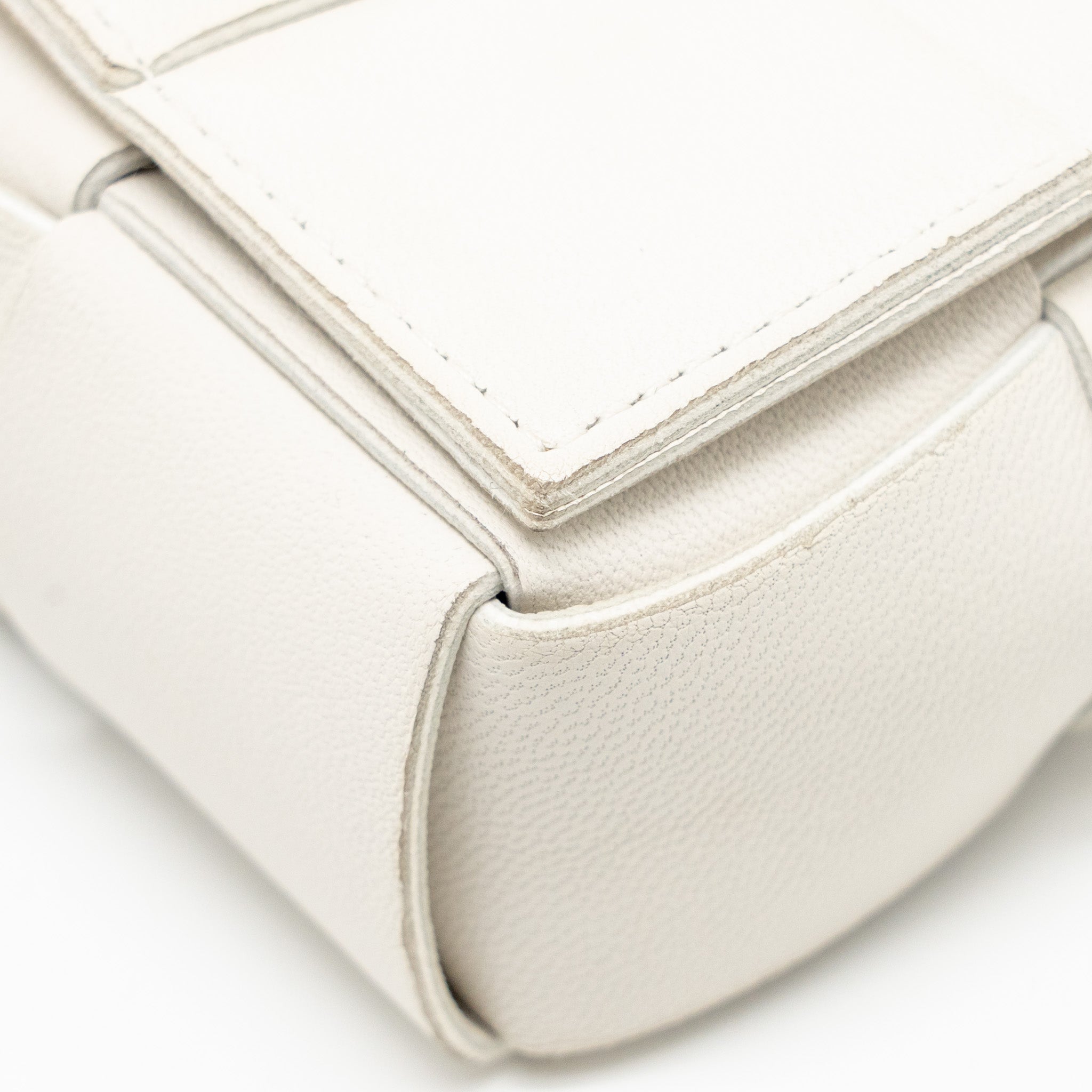 BOTTEGA VENETA INTRECCIO CASSETTE MINI BAG LAMBSKIN WHITE