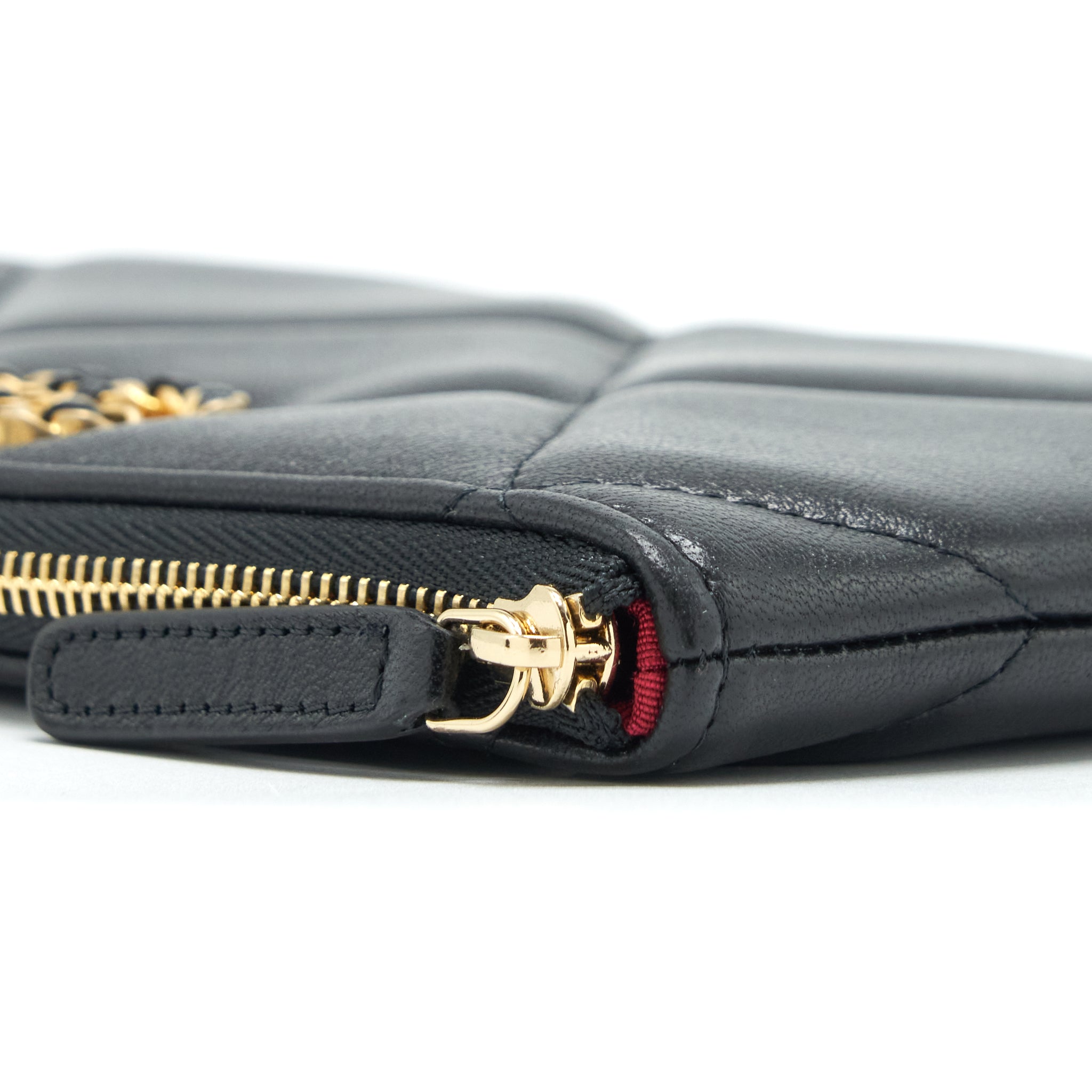 CHANEL 19 POUCH LAMBSKIN BLACK GHW