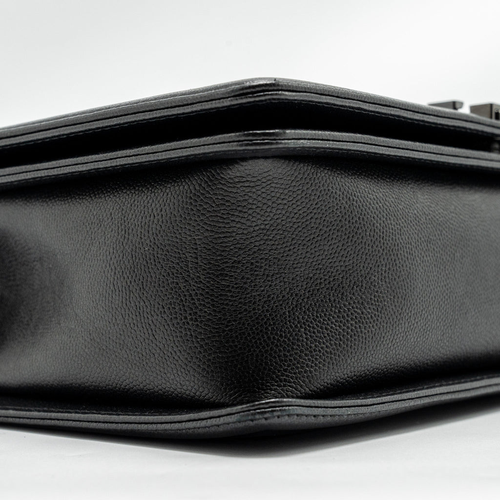 CHANEL NEW MEDIUM BOY BAG CAVIAR SO BLACK
