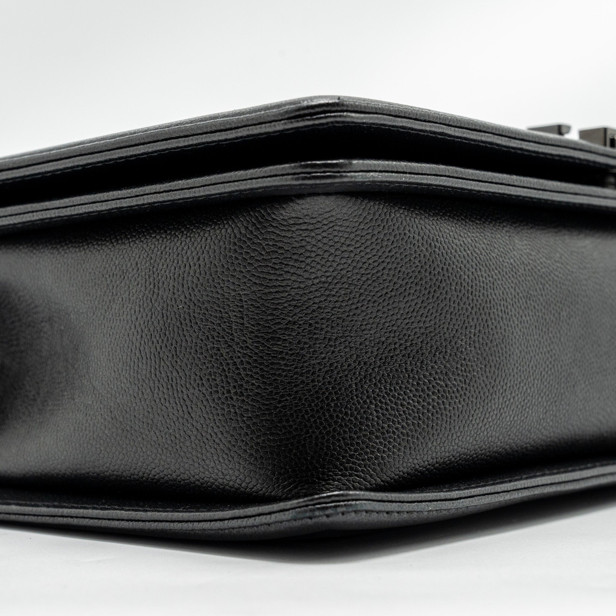 CHANEL NEW MEDIUM BOY BAG CAVIAR SO BLACK