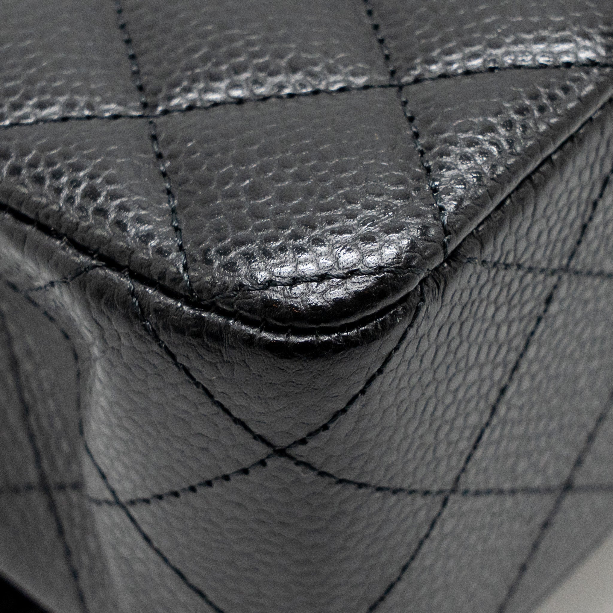 CHANEL MEDIUM CLASSIC DOUBLE FLAP BAG CAVIAR BLACK GHW(MICROCHIP)
