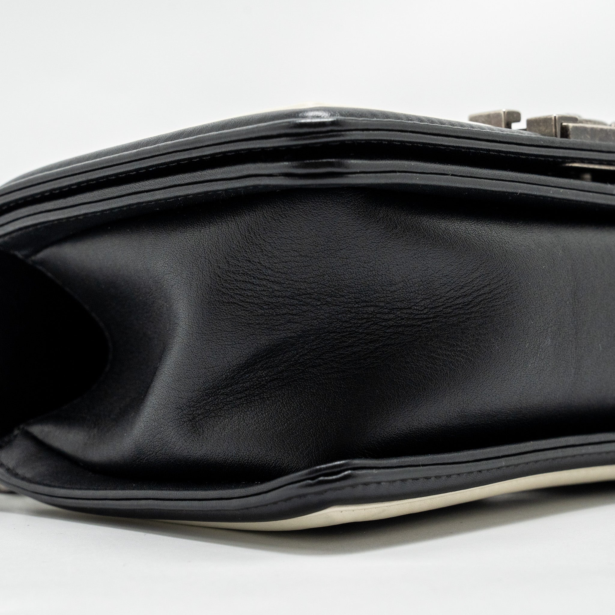 CHANEL SMALL BOY BAG CHEVRON CALFSKIN WHITE/BLACK RUTHENIUM SILVER HARDWARE