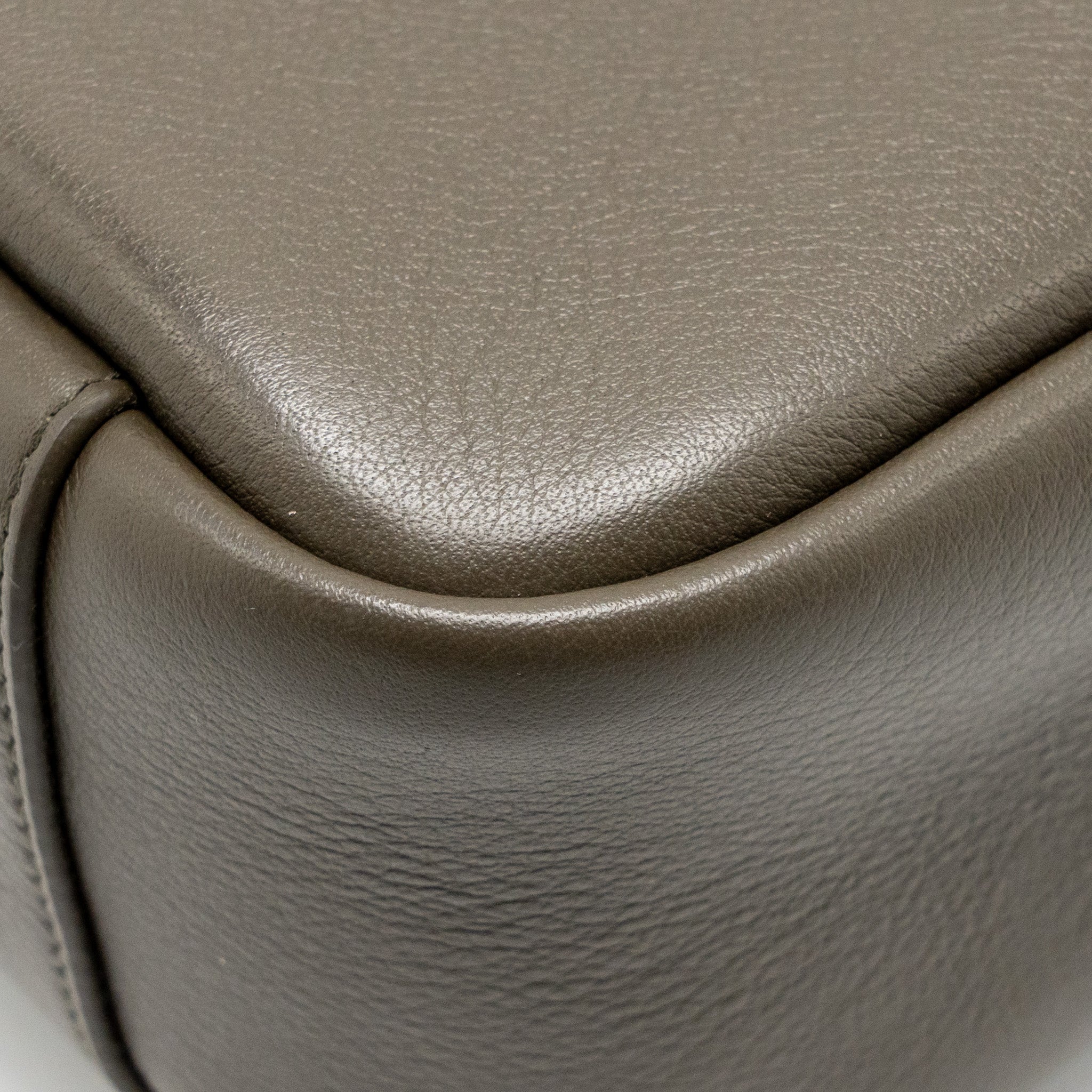 SAINT LAURENT / YSL SMALL LE 5 A 7 SUPPLE BAG CALFSKIN LIGHT MUSK GHW