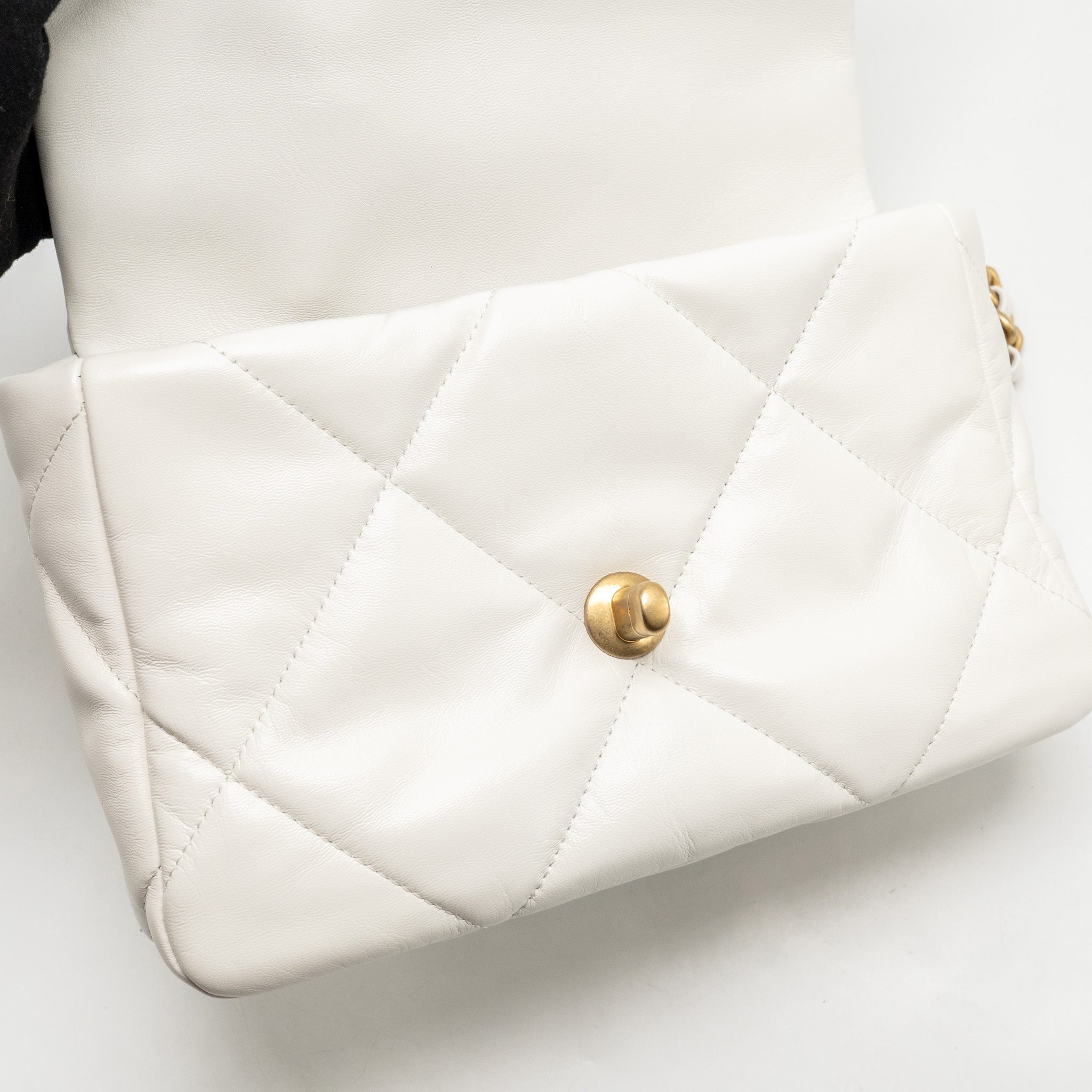 CHANEL SMALL 19 BAG LAMBSKIN WHITE MULTICOLOUR HARDWARE