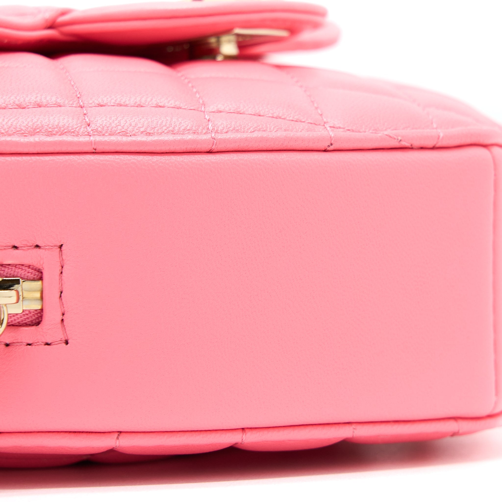CHANEL 22S HEART BAG LAMBSKIN PINK LGHW (MICROCHIP)