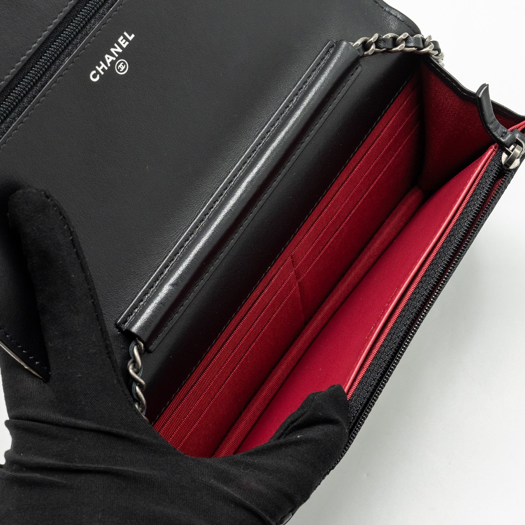 CHANEL GABRIELLE WALLET ON CHAIN CALFSKIN WHITE / BLACK MULTICOLOUR HARDWARE