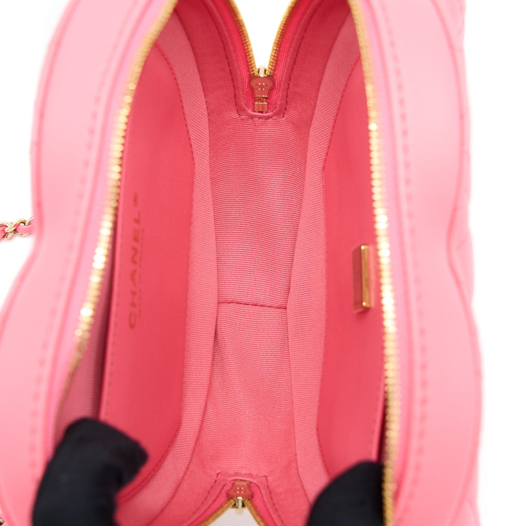 CHANEL 22S HEART BAG LAMBSKIN PINK LGHW (MICROCHIP)