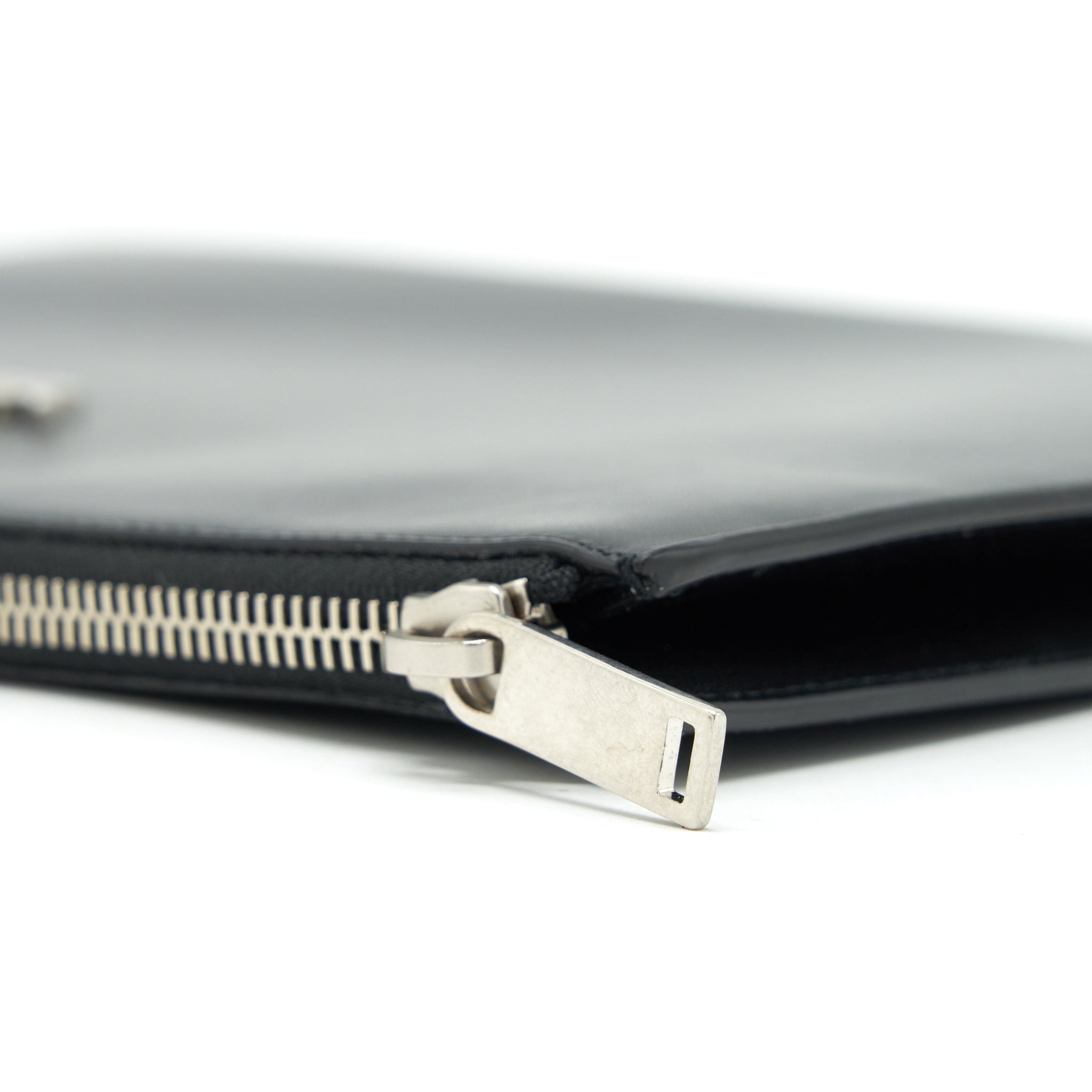 SAINT LAURENT IPAD HOLDER /CLUTCH CALFSKIN BLACK SHW