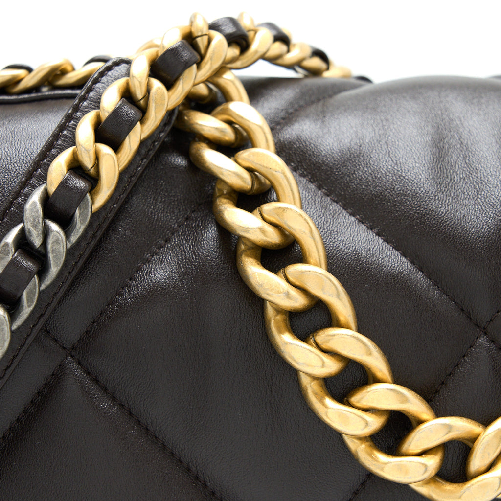 CHANEL 21A MAXI 19 FLAP BAG LAMBSKIN DARK BROWN MULTICOLOUR HARDWARE (MICROCHIP)