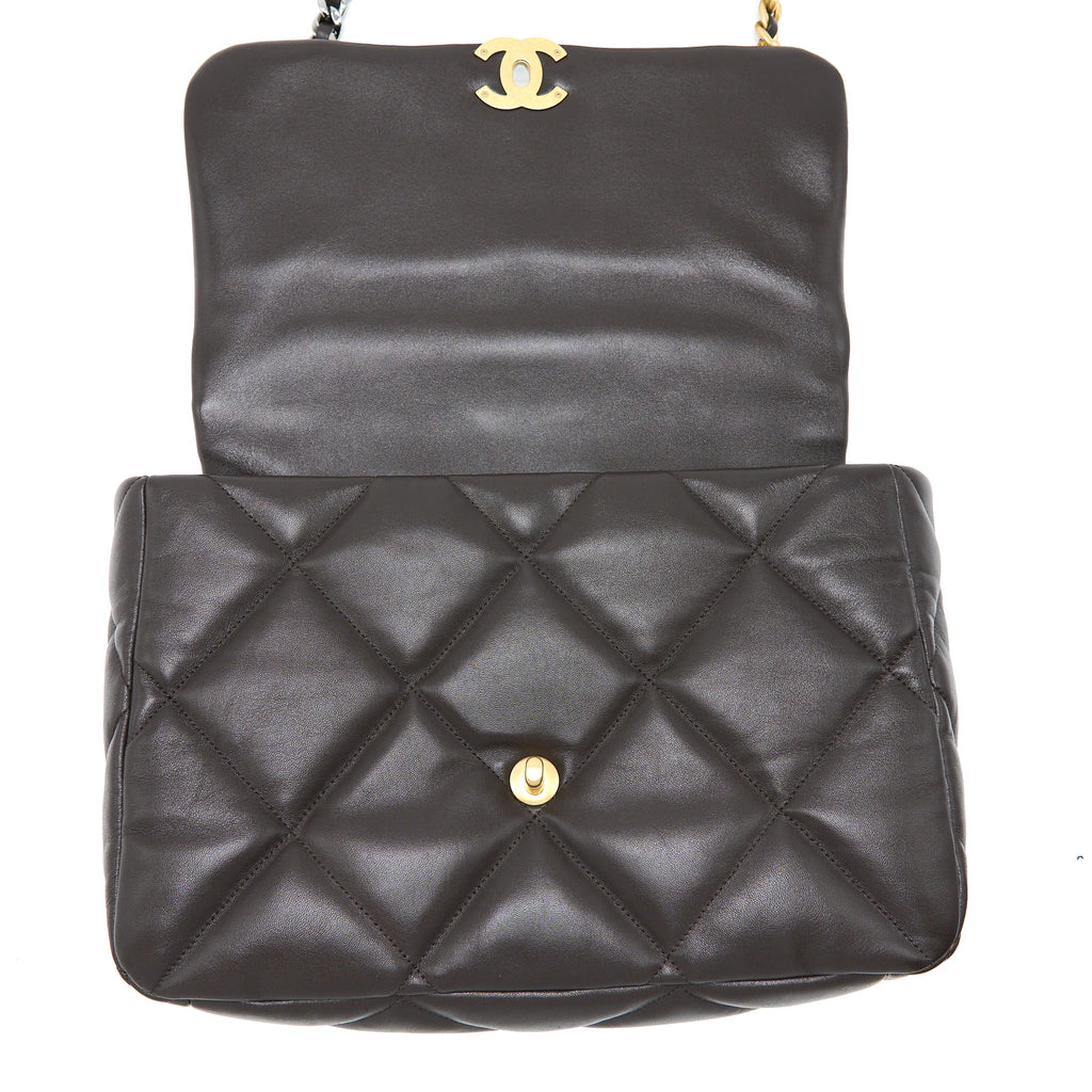 CHANEL 21A MAXI 19 FLAP BAG LAMBSKIN DARK BROWN MULTICOLOUR HARDWARE (MICROCHIP)