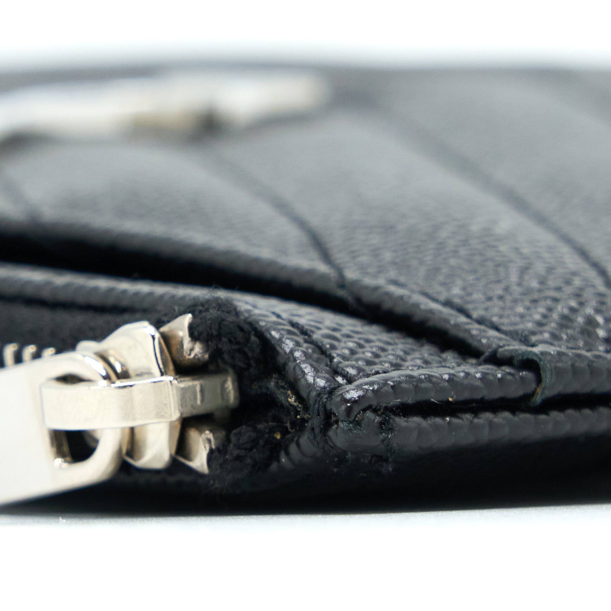 SAINT LAURENT CASSANDRA MATELASSE ZIPPED POUCH GRAINED CALFSKIN BLACK SHW