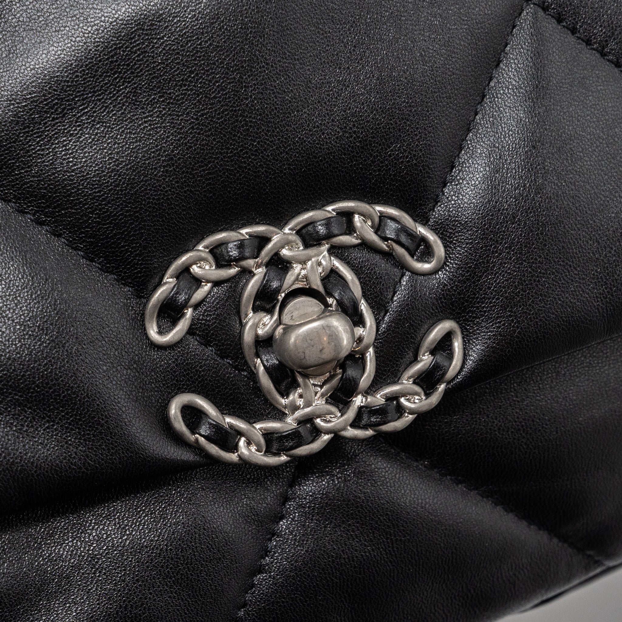 CHANEL SMALL 19 BAG LAMBSKIN BLACK MULTICOLOUR HARDWARE(MICROCHIP)