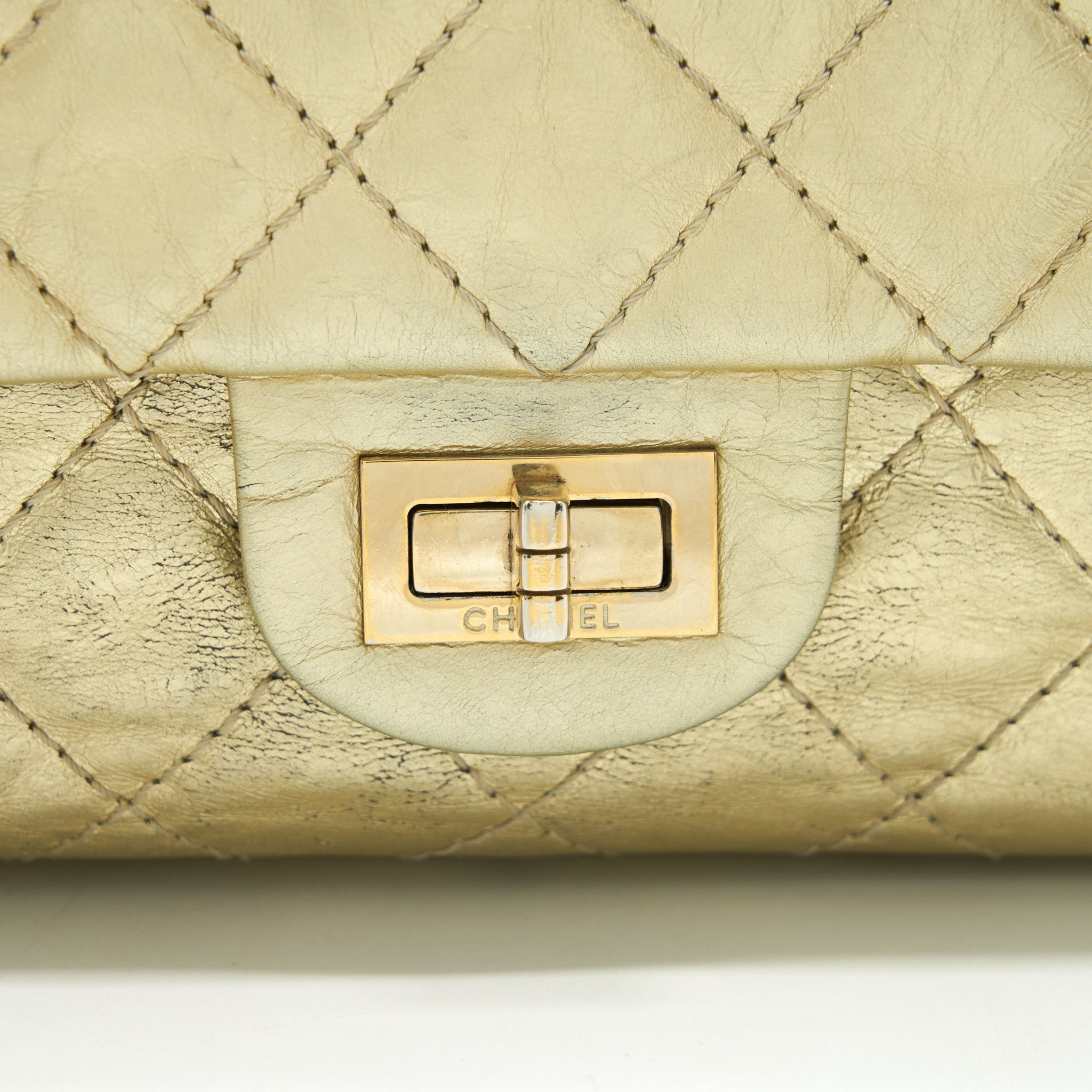 CHANEL 2.55 REISSUE 226 DOUBLE FLAP BAG GOLD GHW