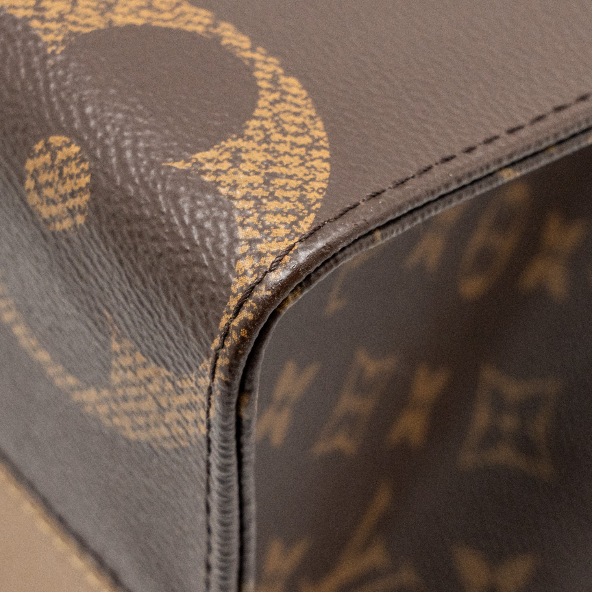 LOUIS VUITTON ONTHEGO MM MONOGRAM/MONOGRAM REVERSE CANVAS GHW