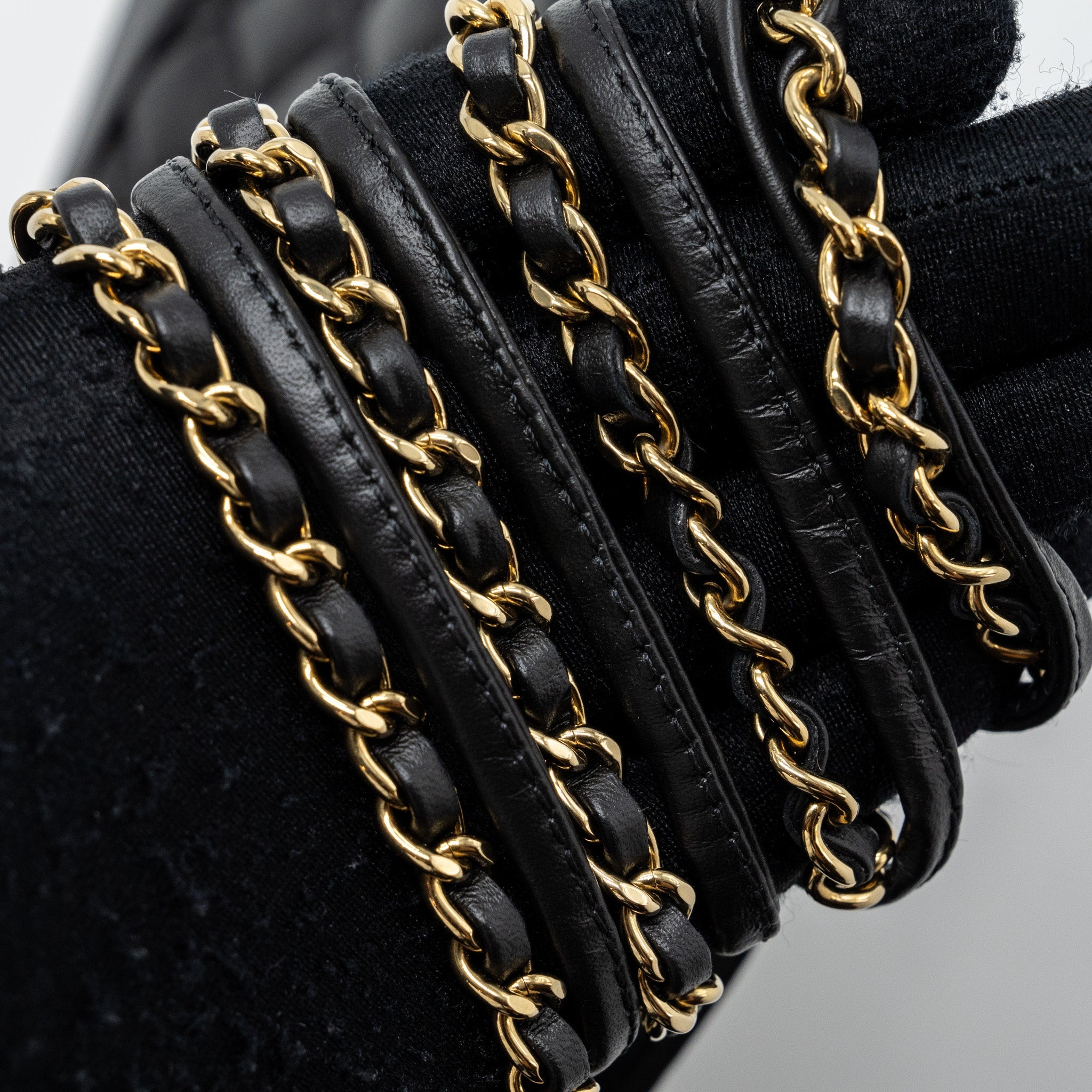 CHANEL 23A MINI 31 BAG CALFSKIN BLACK LGHW(MICROCHIP)