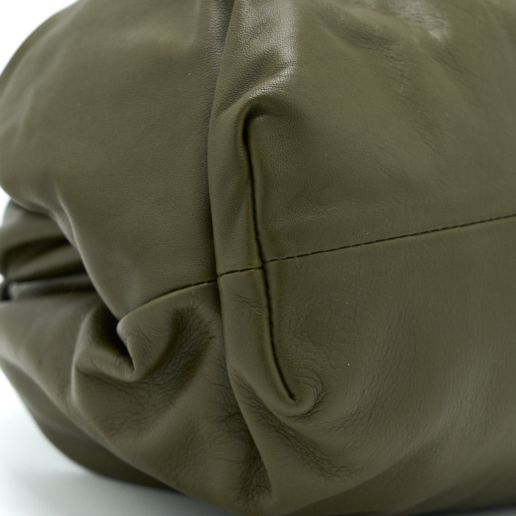 BOTTEGA VENETA CLUTCH CALFSKIN DARK GREEN GHW