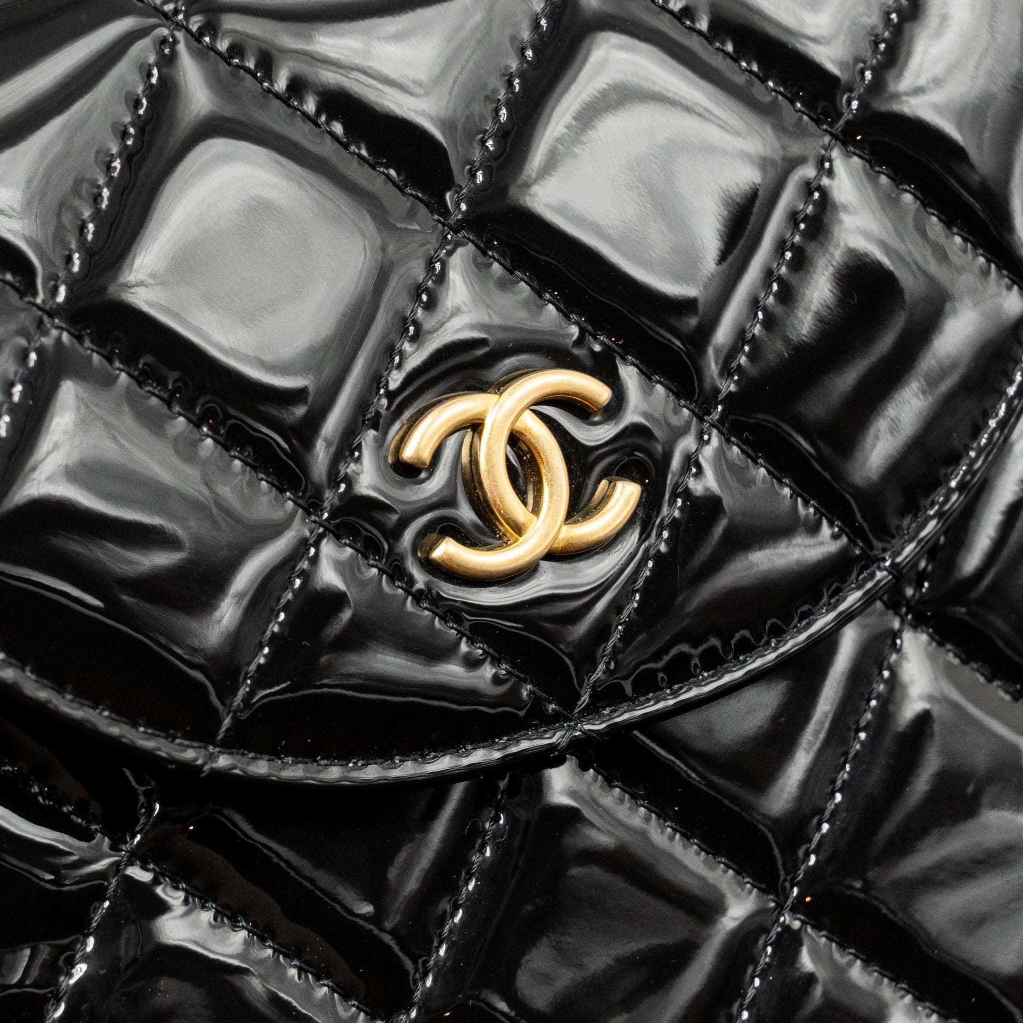 CHANEL 23K HOOP BAG PATENT LEATHER BLACK GHW (MICROCHIP)