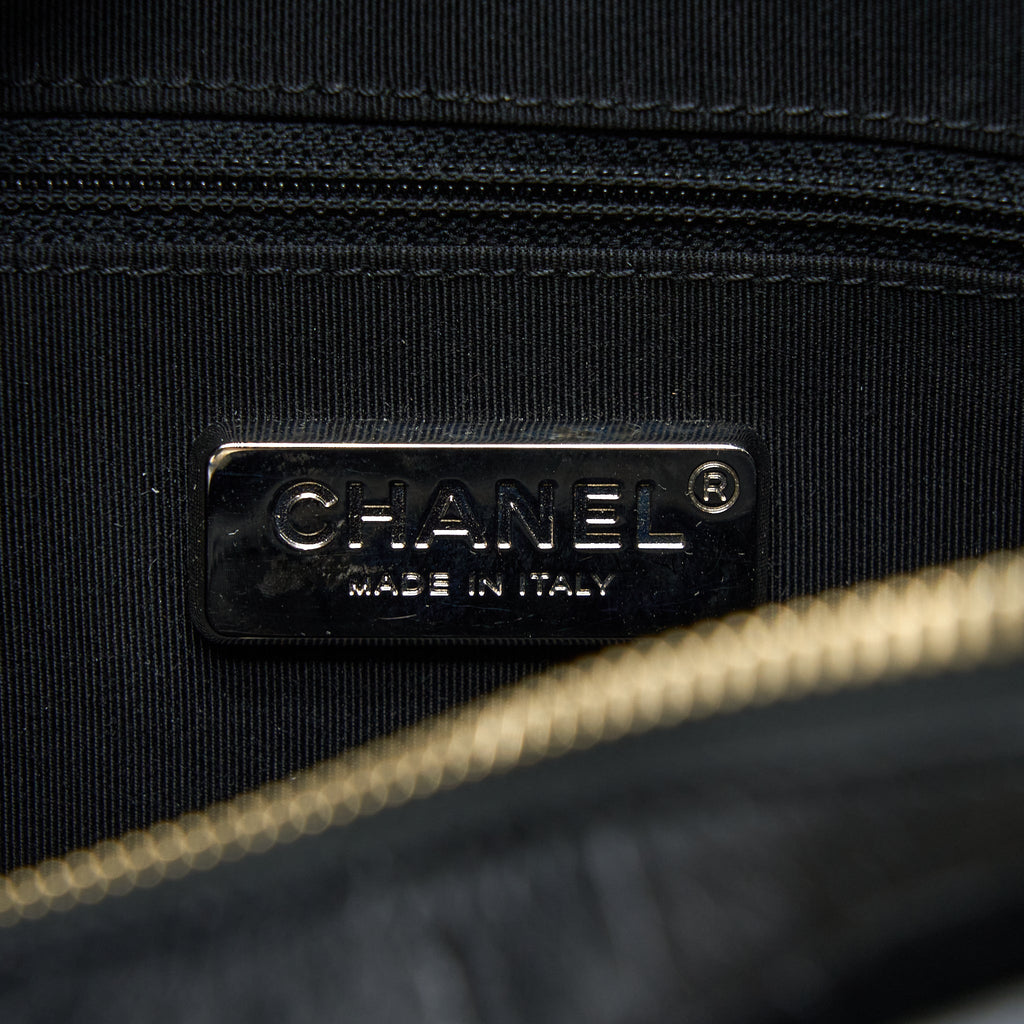 CHANEL LARGE GABRIELLE HOBO BAG CROC EMBOSSED CALFSKIN WITH LOGO STRAP BLACK MULTICOLOURED HARDWARE