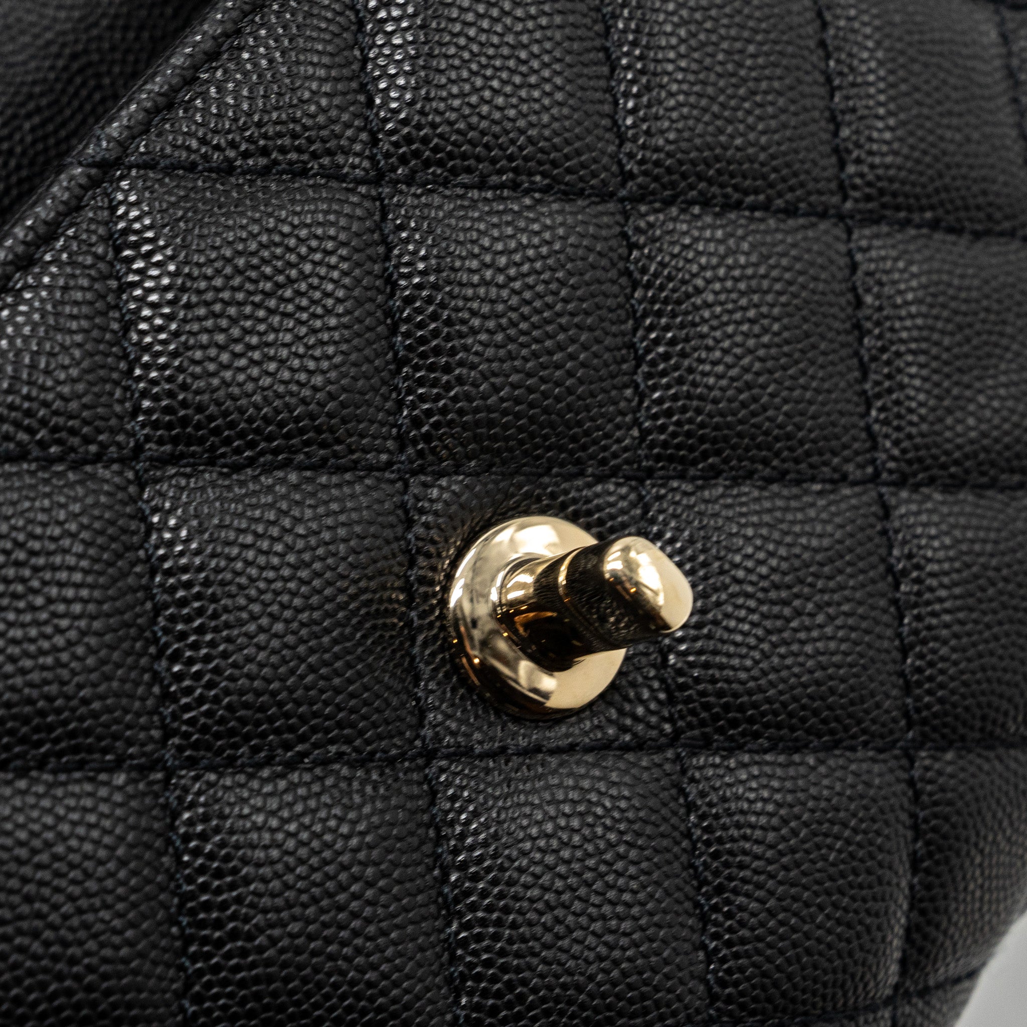 CHANEL SMALL COCO HANDLE CAVIAR BLACK LGHW  (MICROCHIP)