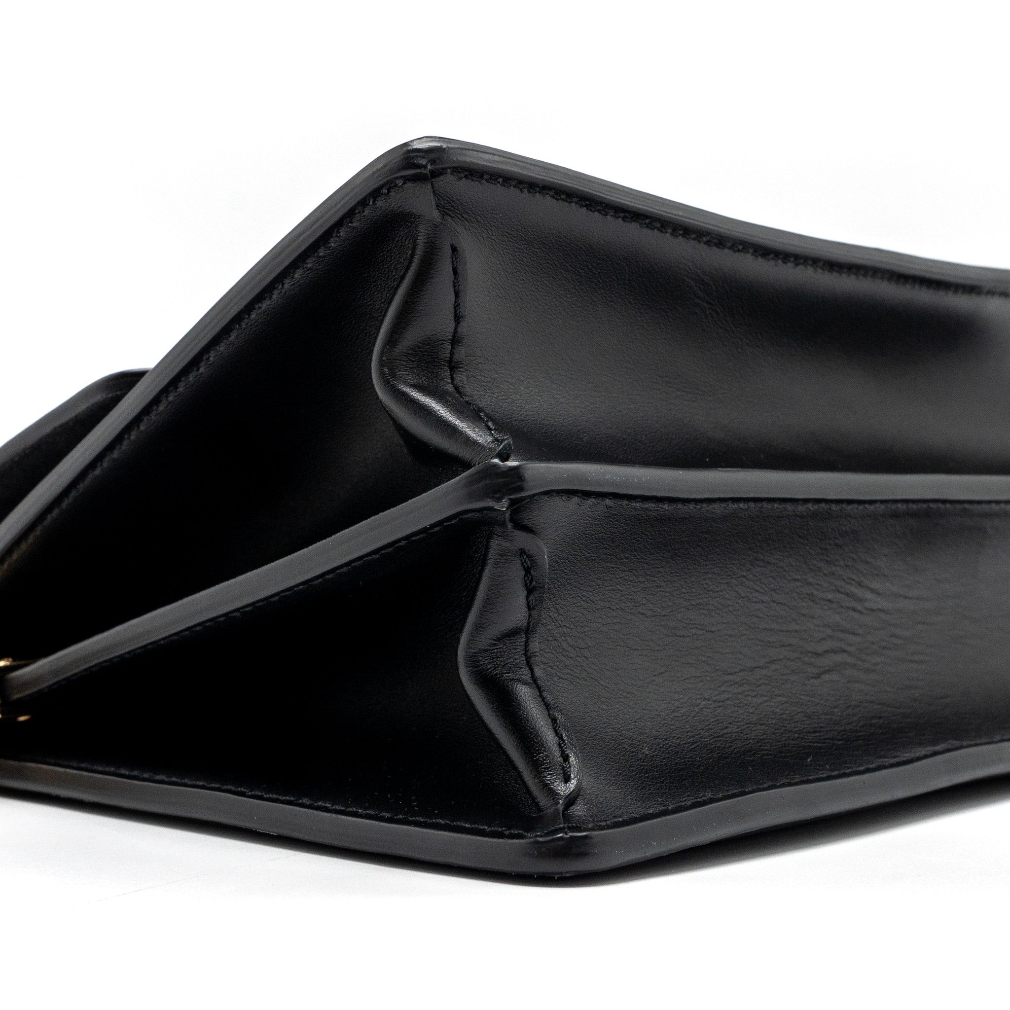 LOUIS VUITTON DAUPHINE MM EPI BLACK GHW (NEW VERSION)