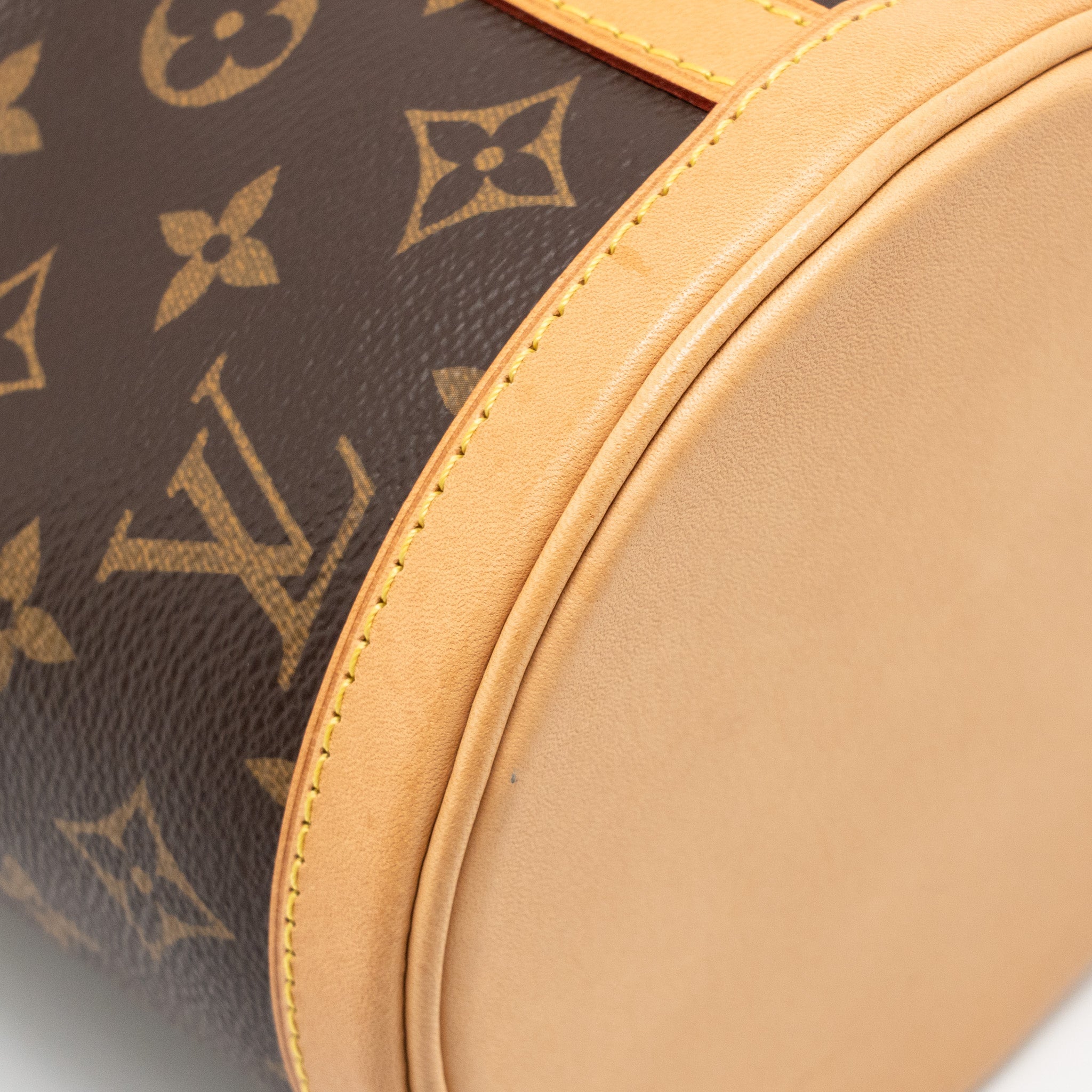 LOUIS VUITTON DUFFLE BAG MONOGRAM CANVAS GHW