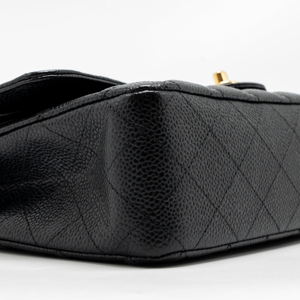 CHANEL MEDIUM CLASSIC DOUBLE FLAP BAG CAVIAR BLACK GHW