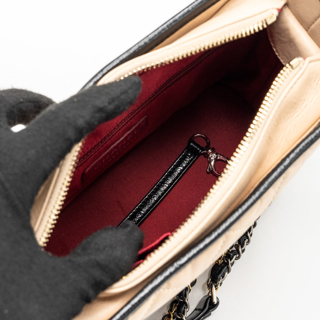 CHANEL SMALL GABRIELLE HOBO BAG CALFSKIN BEIGE / BLACK MULTICOLOUR HARDWARE