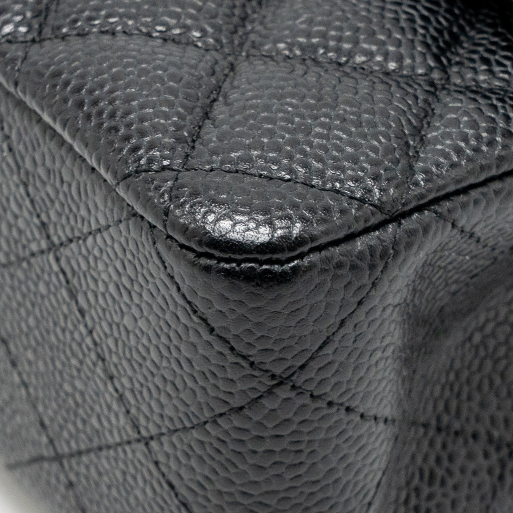 CHANEL MEDIUM CLASSIC DOUBLE FLAP BAG CAVIAR BLACK GHW