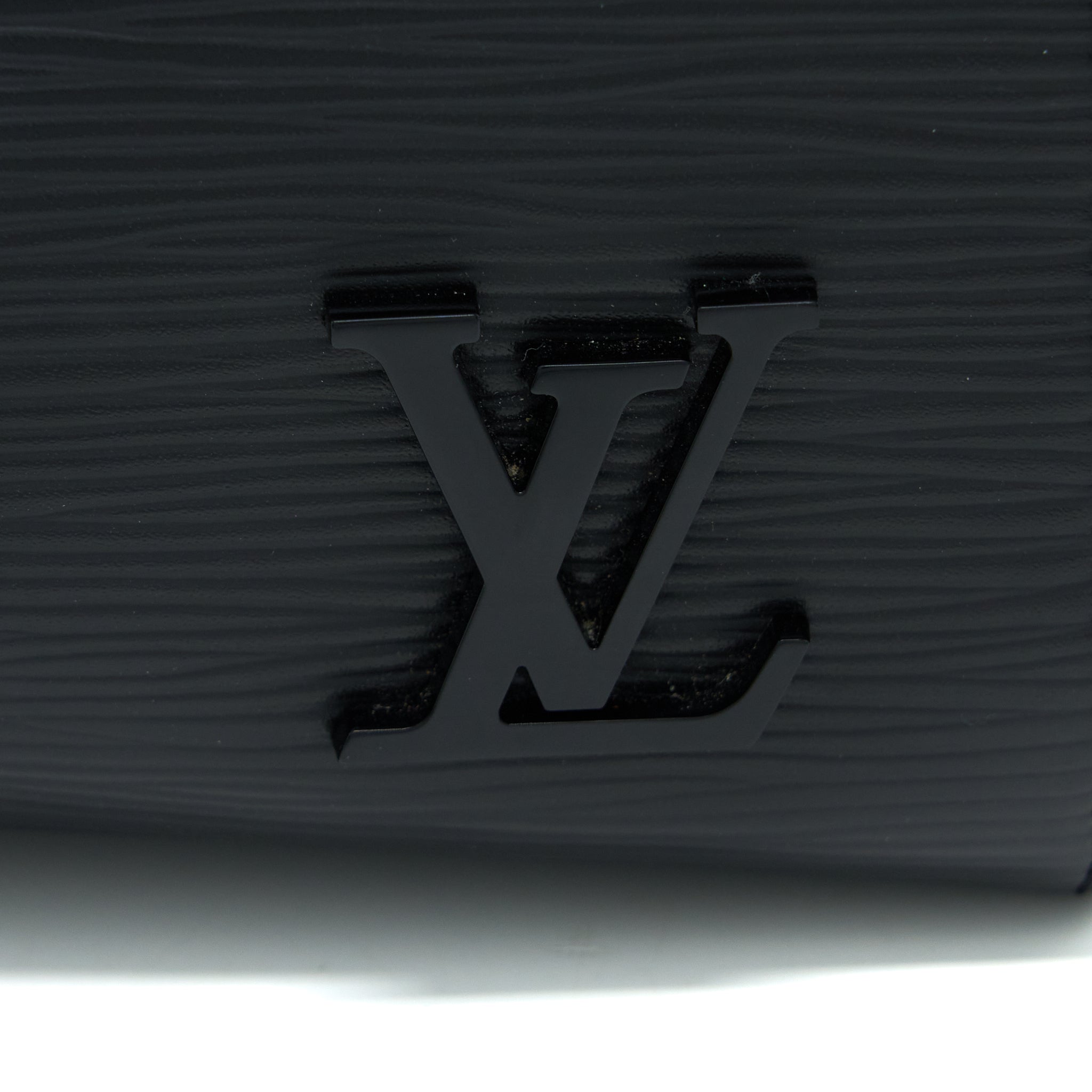 LOUIS VUITTON CLUNY MM EPI BLACK SHW WITH INITIAL S.S