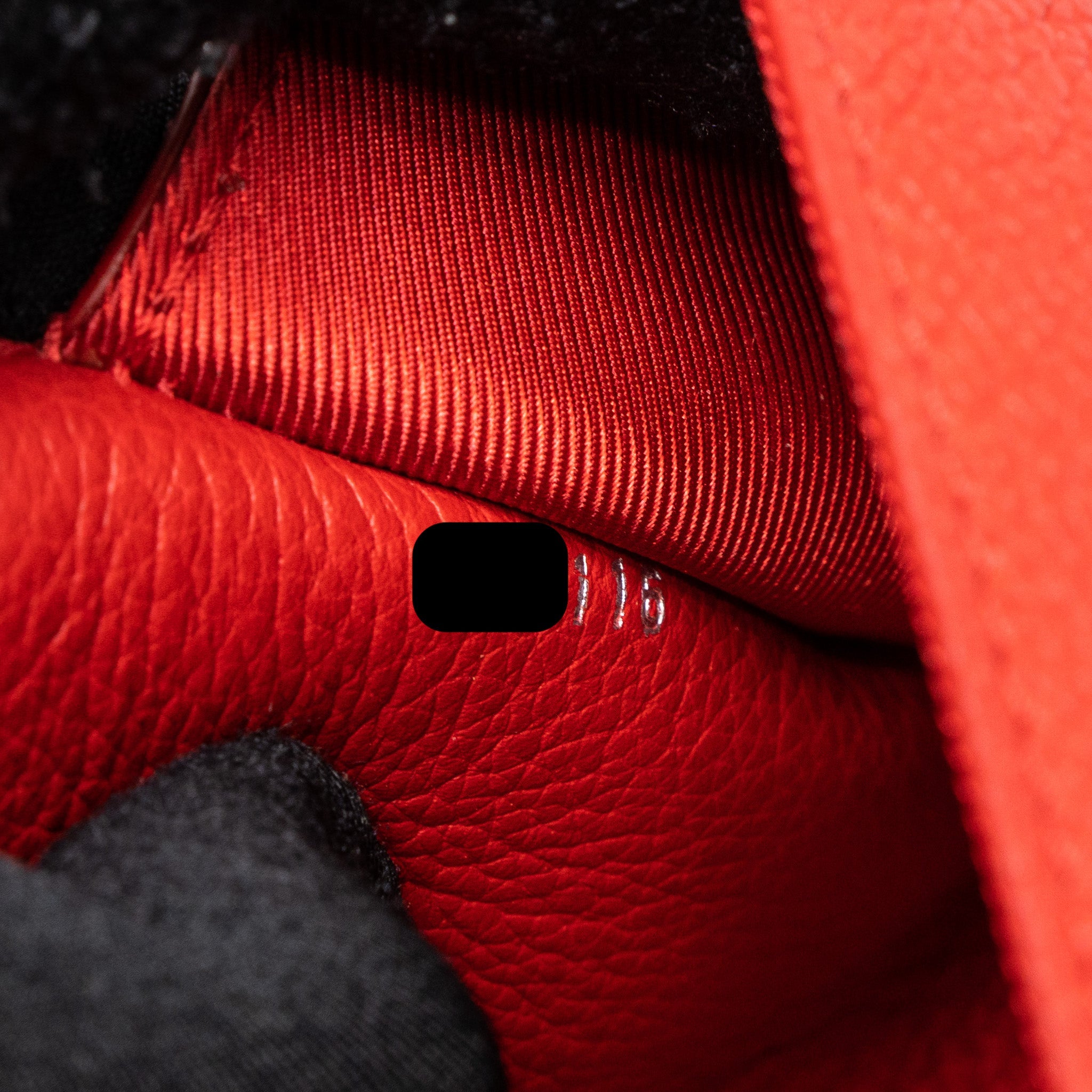 LOUIS VUITTON LOCKME II BB CALFSKIN RUBIS SHW