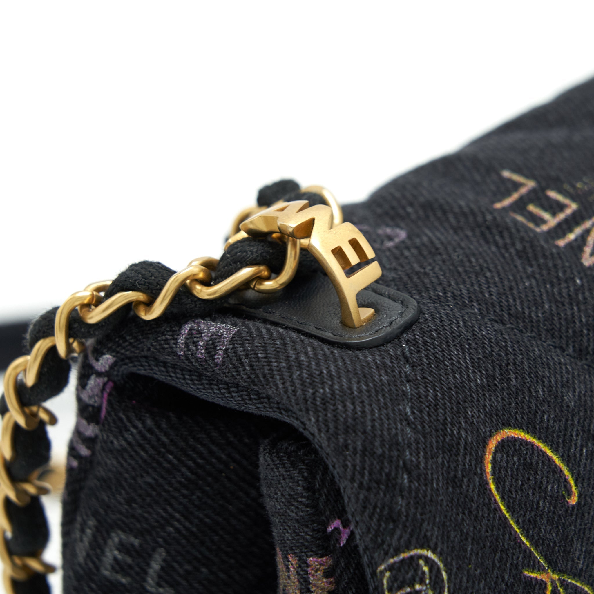 CHANEL 22P SMALL FLAP BAG 23CM DENIM BLACK GHW (MICROCHIP)