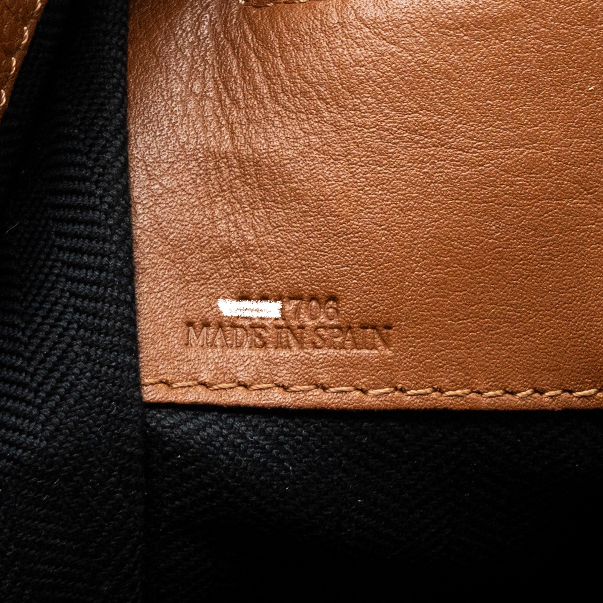LOEWE SMALL HAMMOCK BAG CALFSKIN CARAMEL GHW