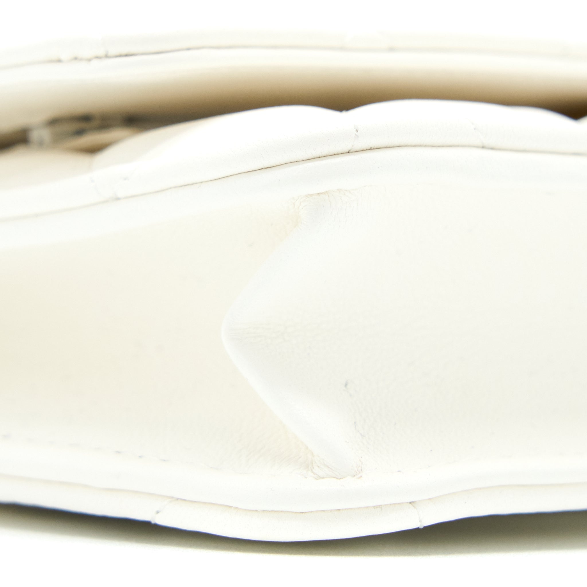 CHANEL PEARL CRUSH WALLET ON CHAIN LAMBSKIN WHITE GHW (MICROCHIP)