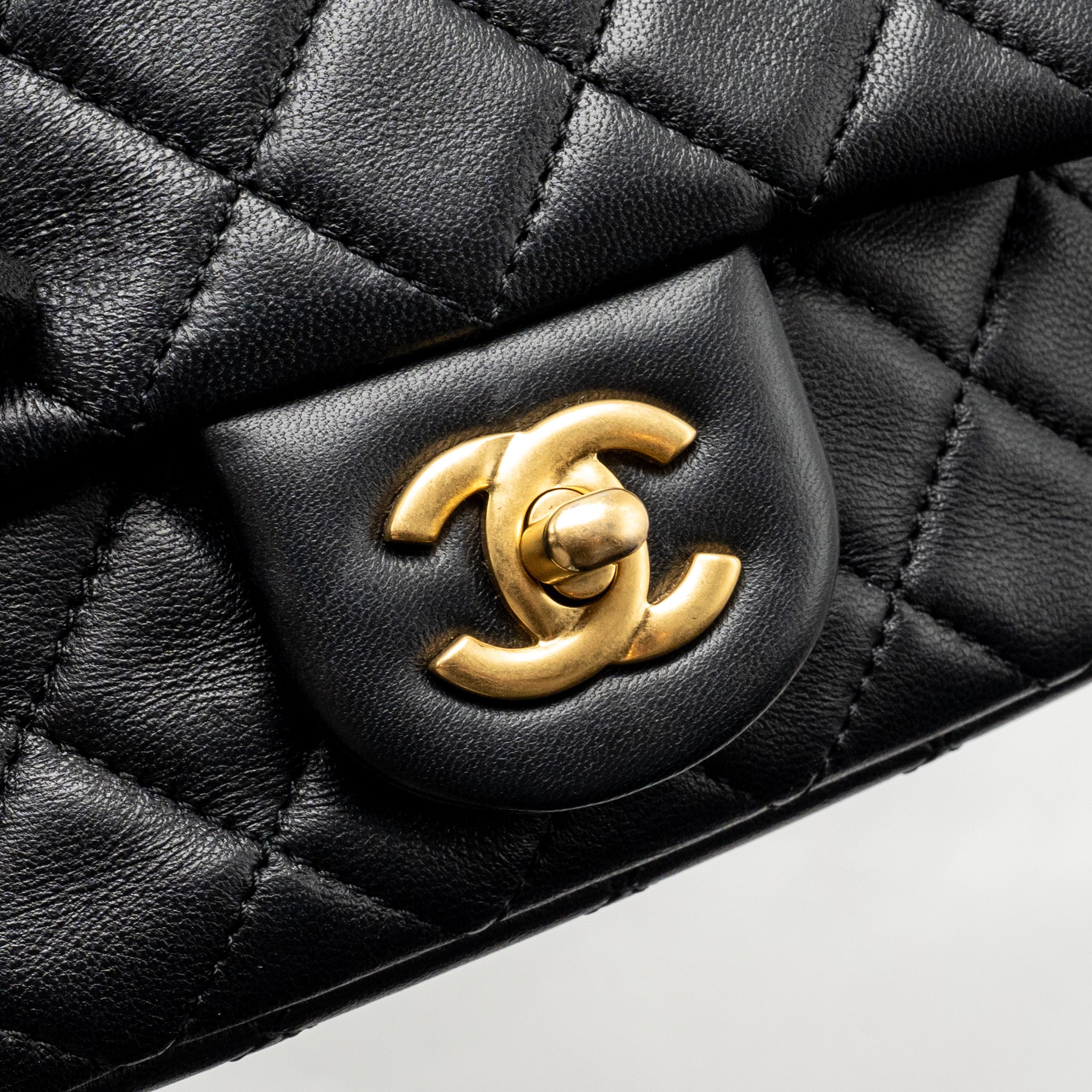 CHANEL PEARL CRUSH MINI SQUARE FLAP BAG LAMBSKIN BLACK GHW (MICROCHIP)