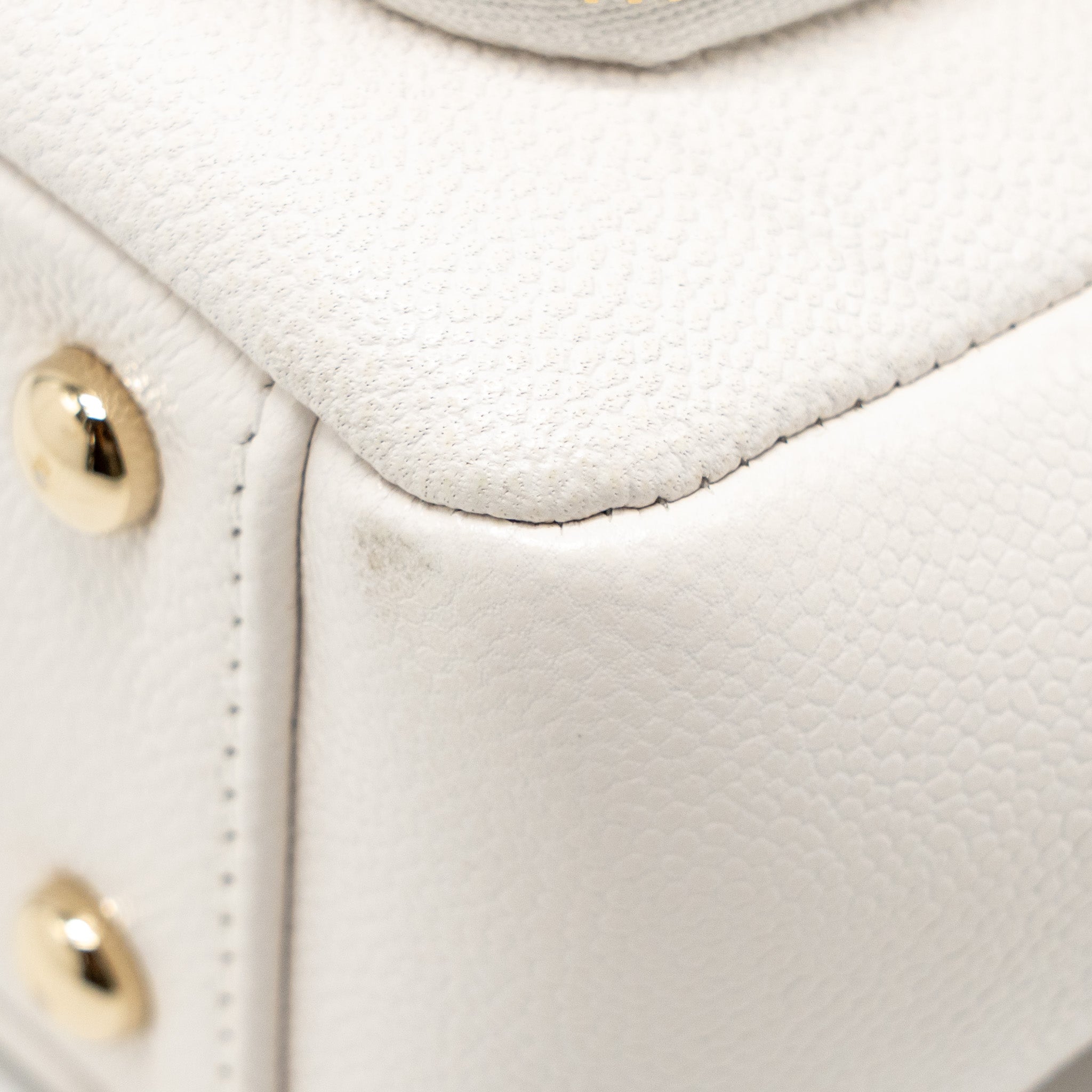 CHANEL MEDIUM BUSINESS AFFINITY CAVIAR WHITE LGHW
