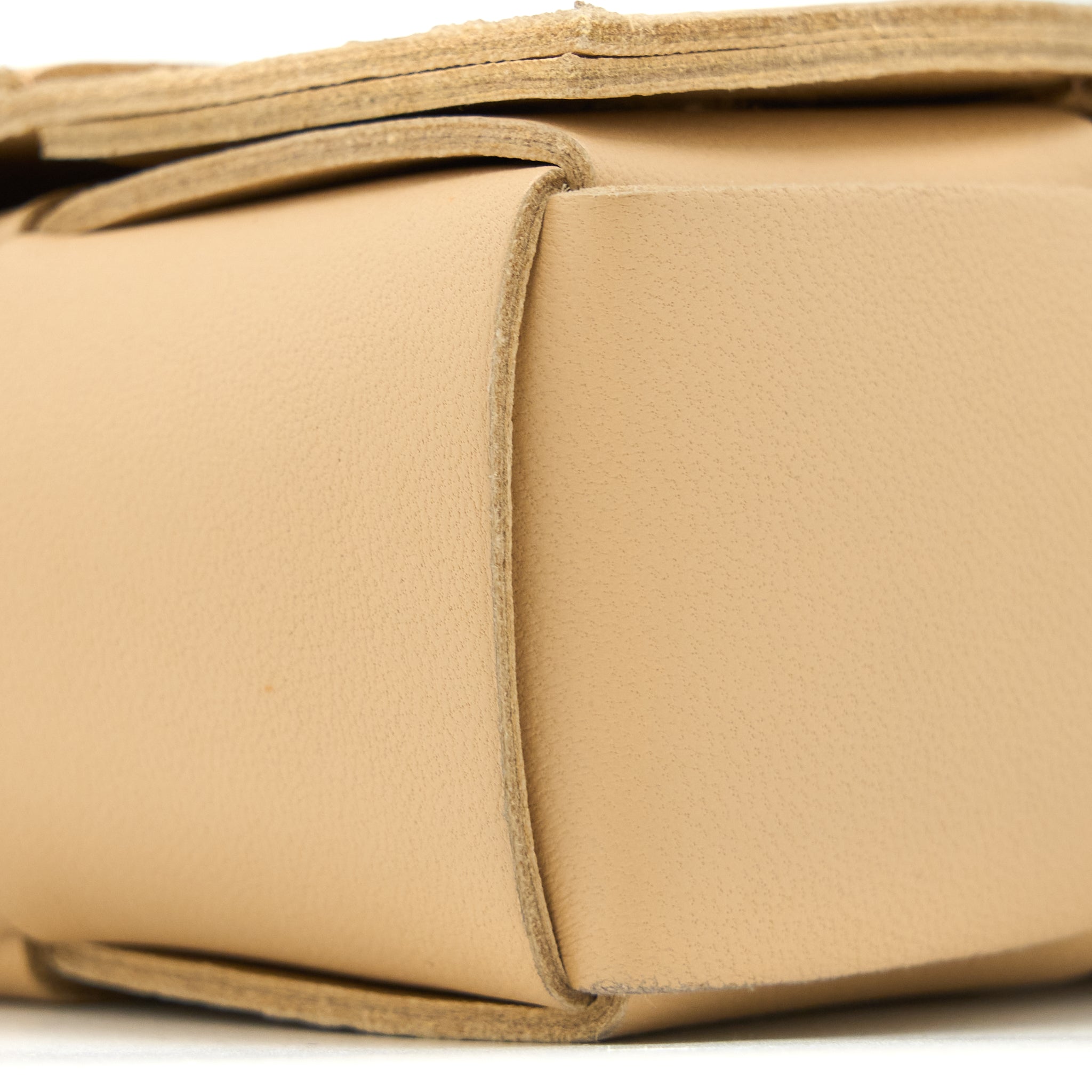 BOTTEGA VENETA CASSETTE BELT BAG ALMOND