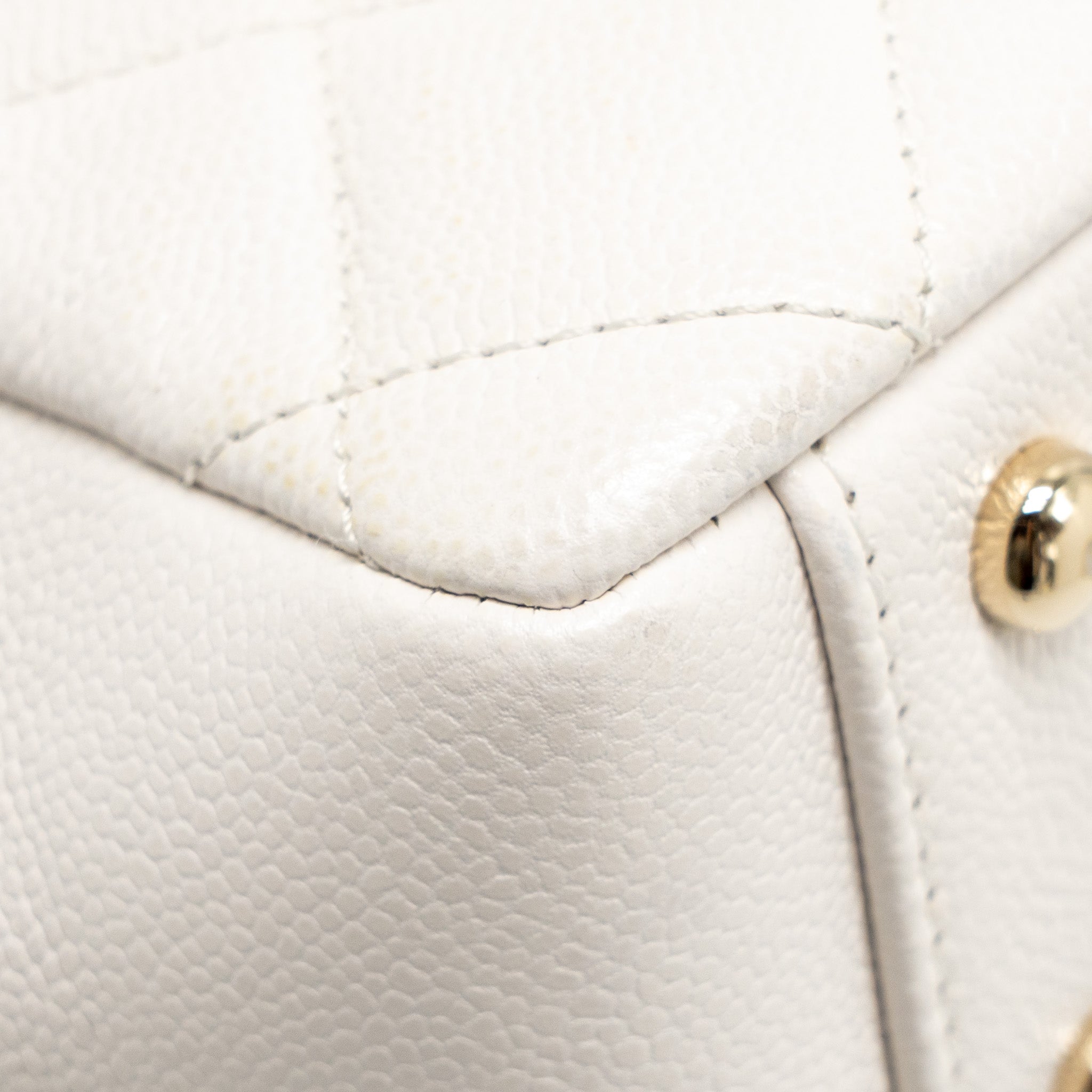 CHANEL MEDIUM BUSINESS AFFINITY CAVIAR WHITE LGHW