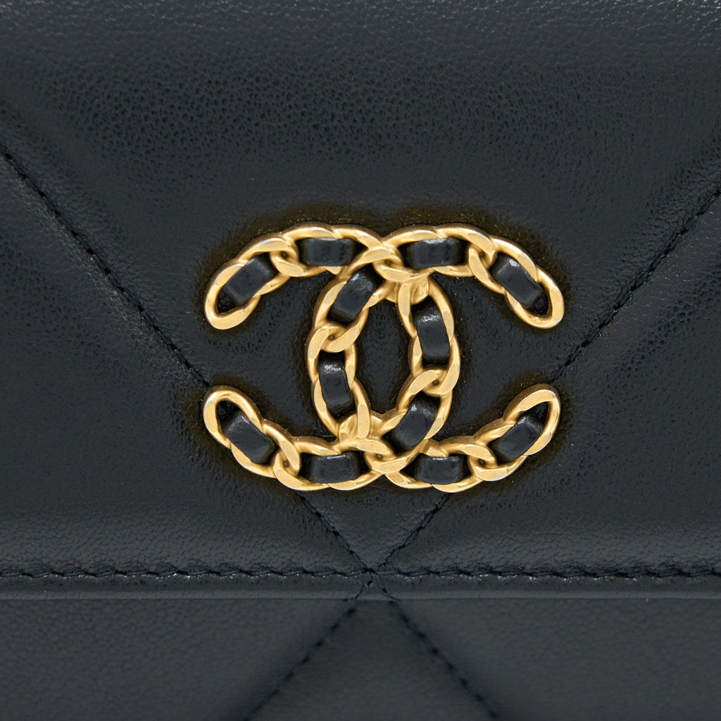 CHANEL 19 FLAP WALLET LAMBSKIN BLACK GHW