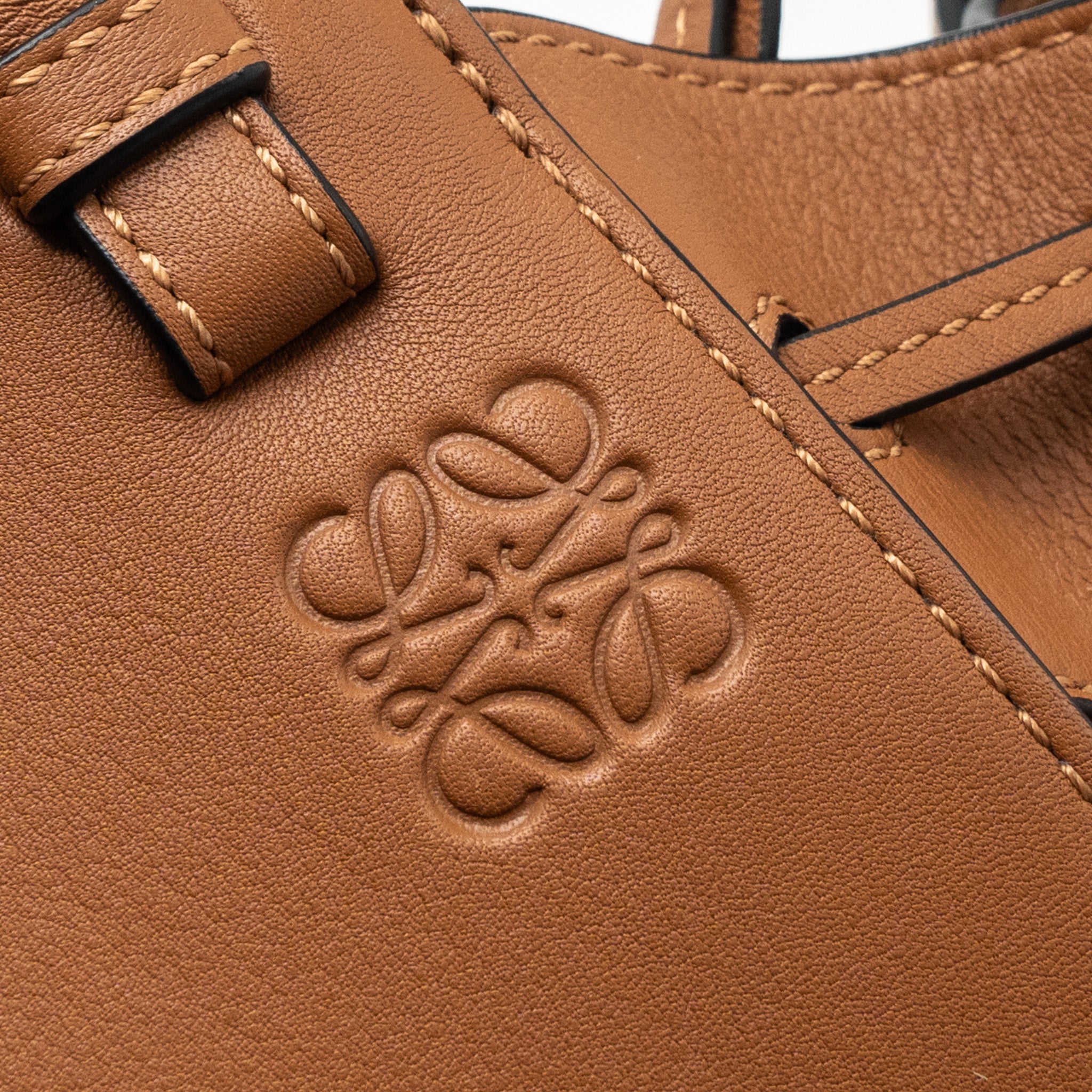 LOEWE MINI HAMMOCK DRAWSTRING BAG CALFSKIN TAN SHW