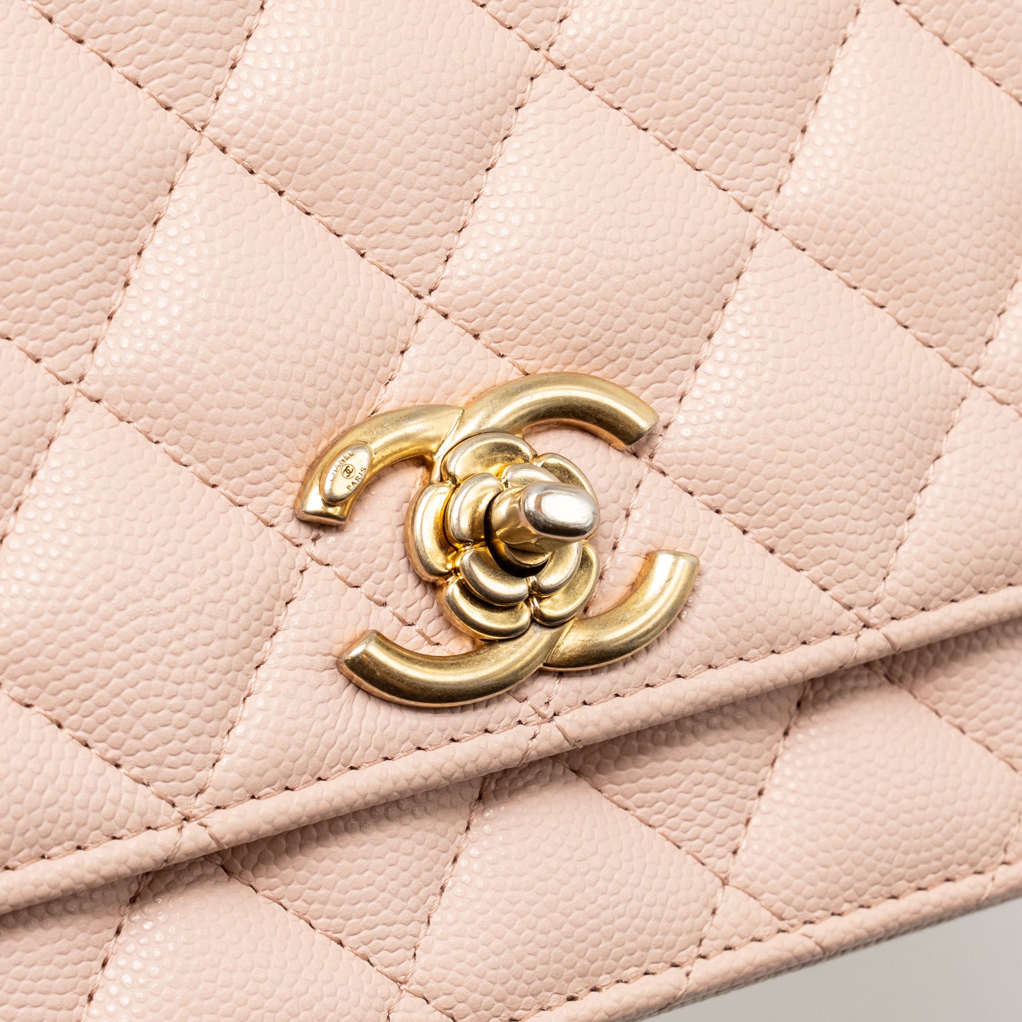 CHANEL CAMELLIA TURNLOCK WALLET ON CHAIN CAVIAR LIGHT PINK GHW (MICROCHIP)
