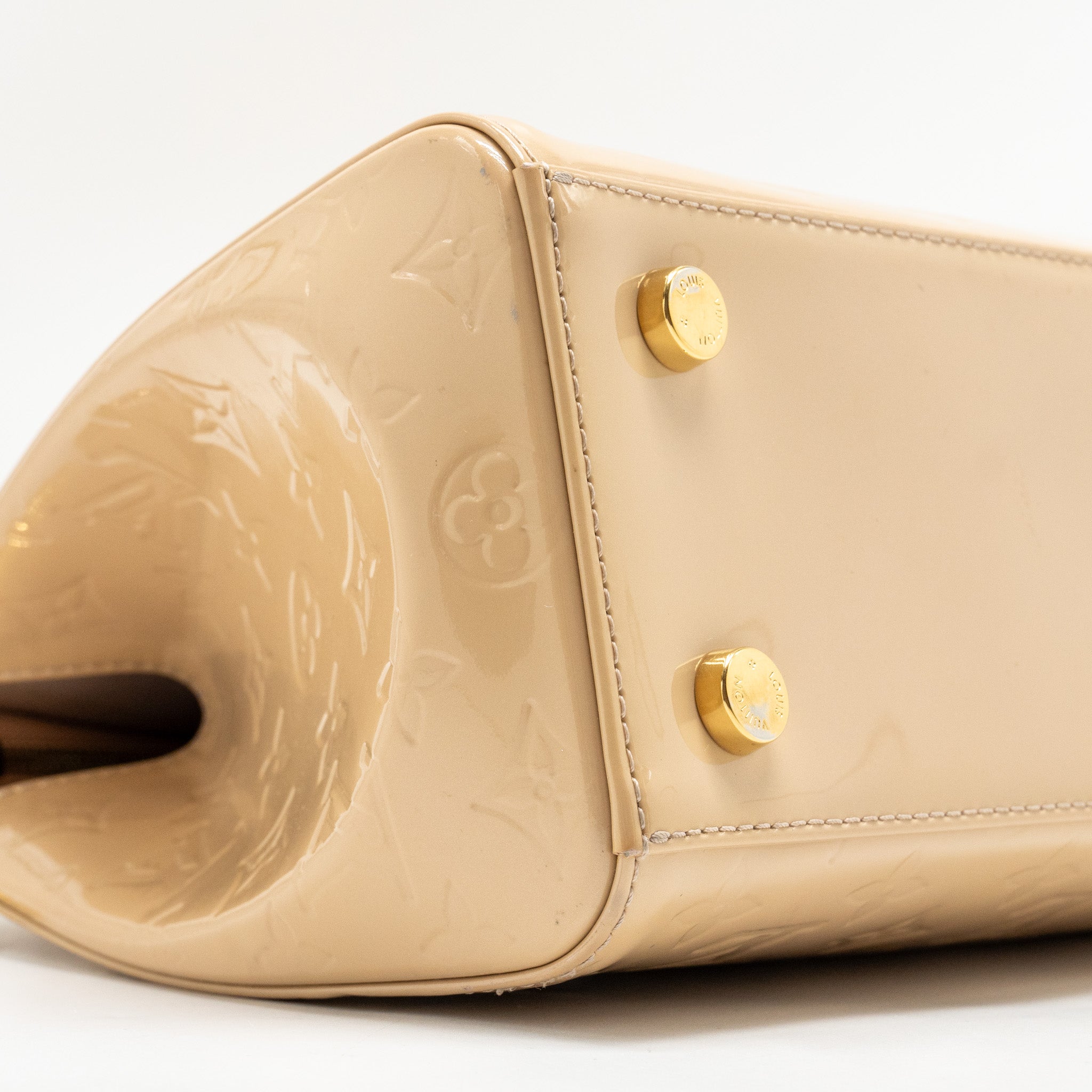 LOUIS VUITTON VERNIS BREA MM PATENT MONOGRAM BEIGE GHW