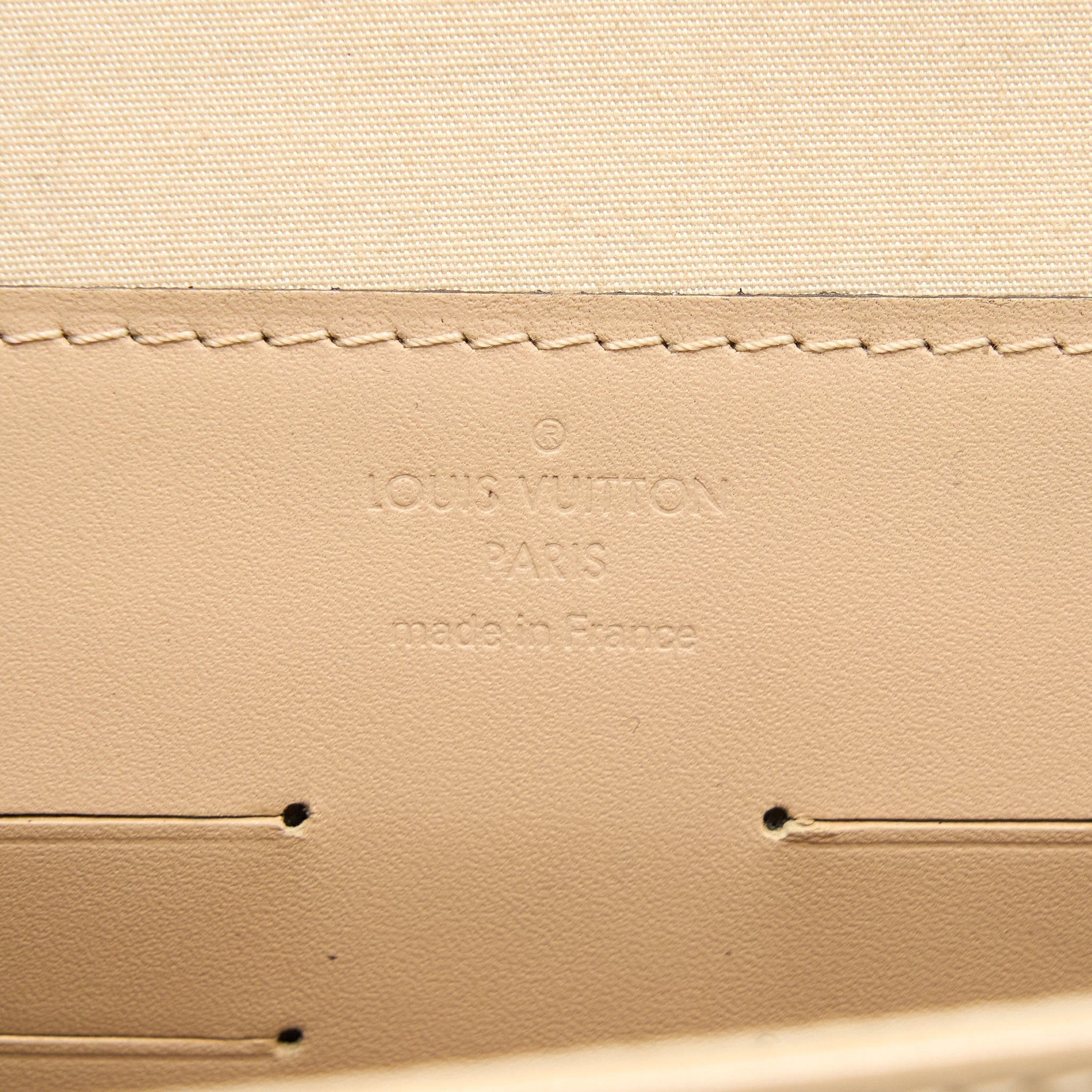 LOUIS VUITTON ANA VERNIS CLUTCH WITH CHAIN PATENT BEIGE GHW