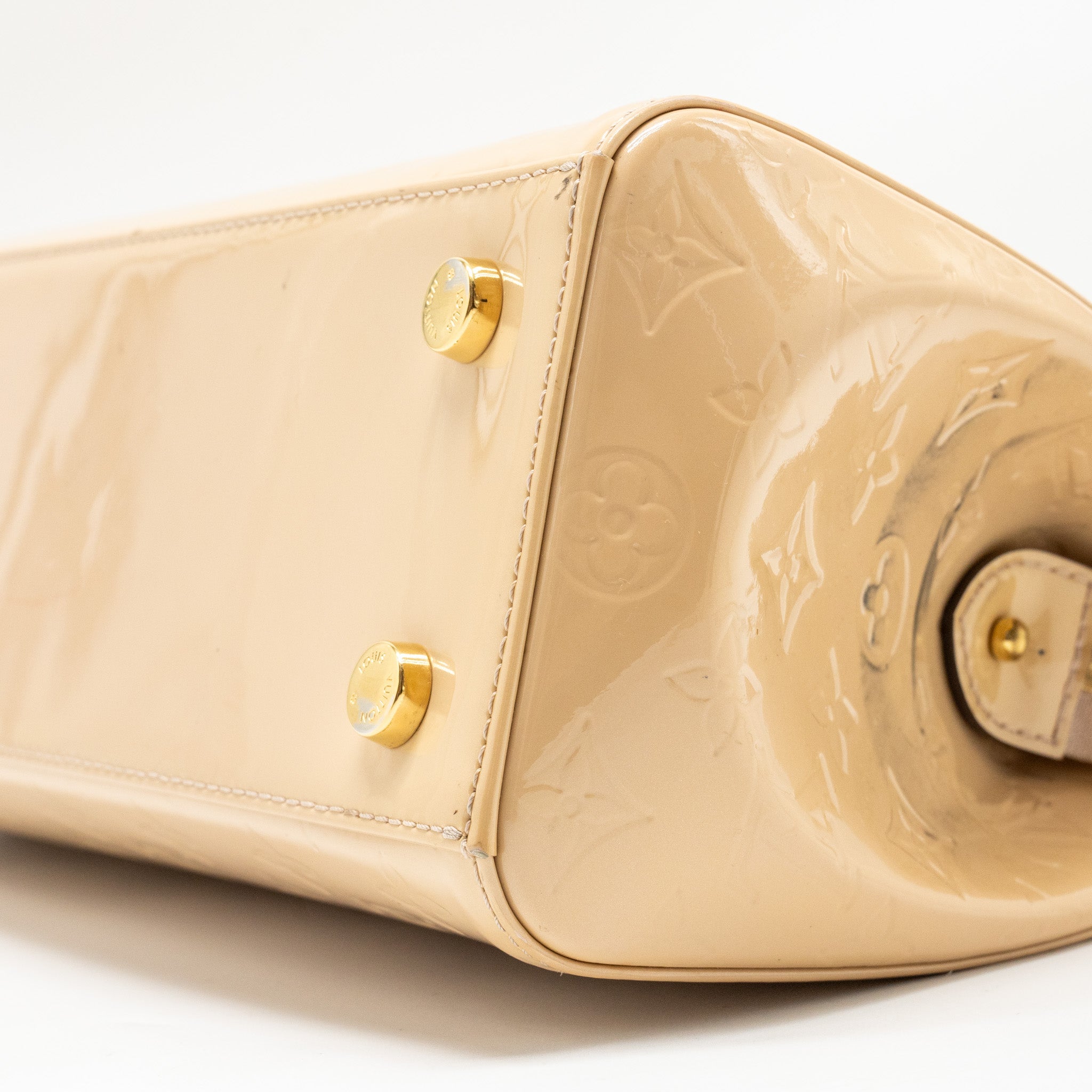 LOUIS VUITTON VERNIS BREA MM PATENT MONOGRAM BEIGE GHW